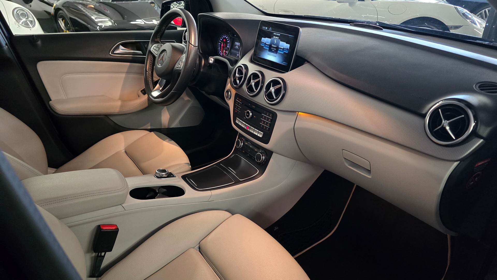 MERCEDES-BENZ B 220 CDI Swiss Star Edition Style 4Matic 7G-DCT-image-18