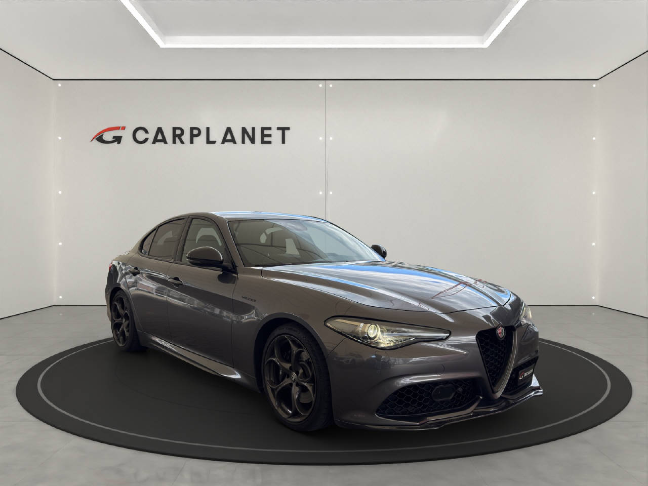 ALFA ROMEO Giulia 2.0 Q4 Veloce TI-showroom-element-1