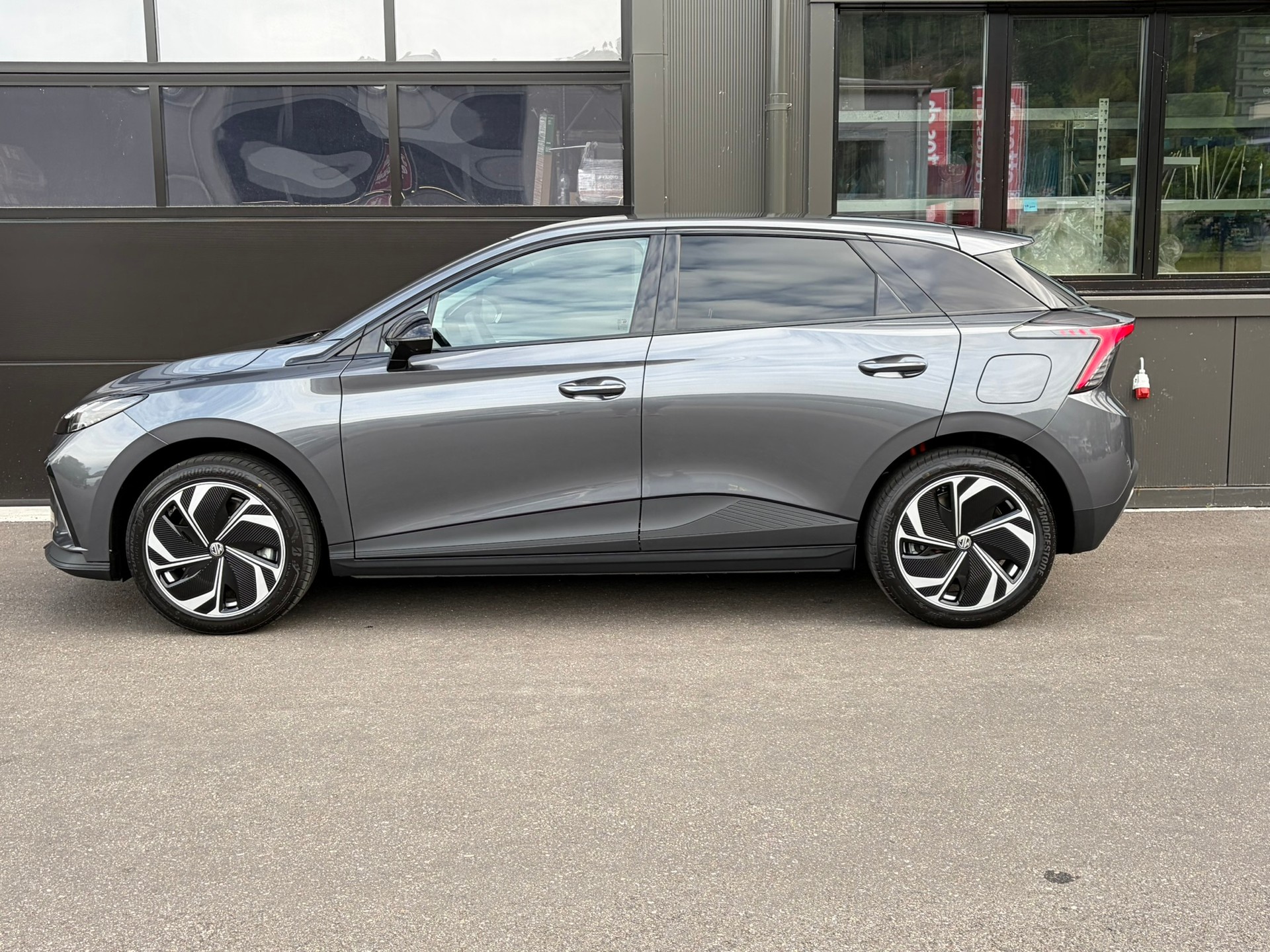 MG 4 EV 64kWh Premium