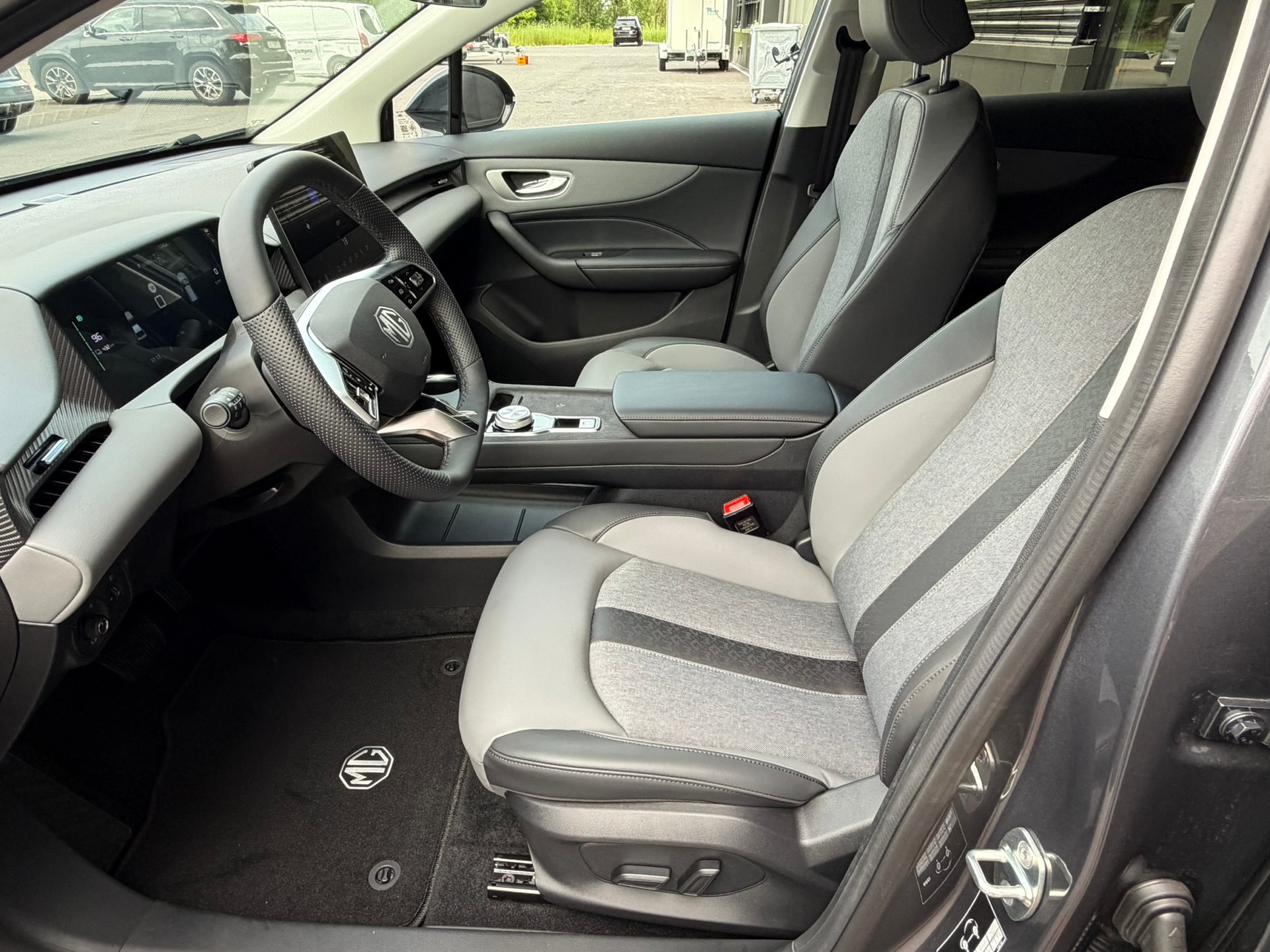 MG 4 EV 64kWh Premium-image-7