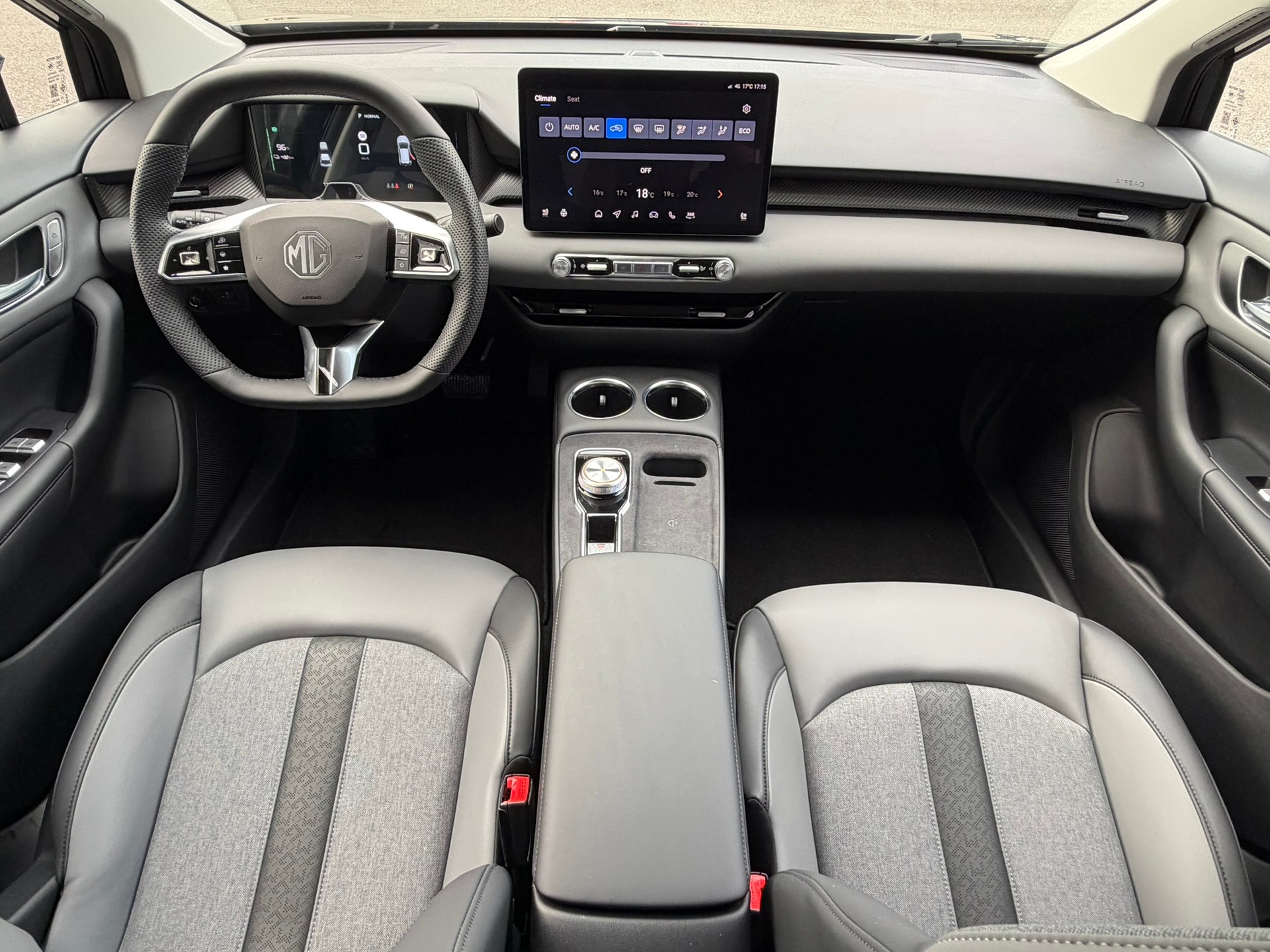 MG 4 EV 64kWh Premium-image-11