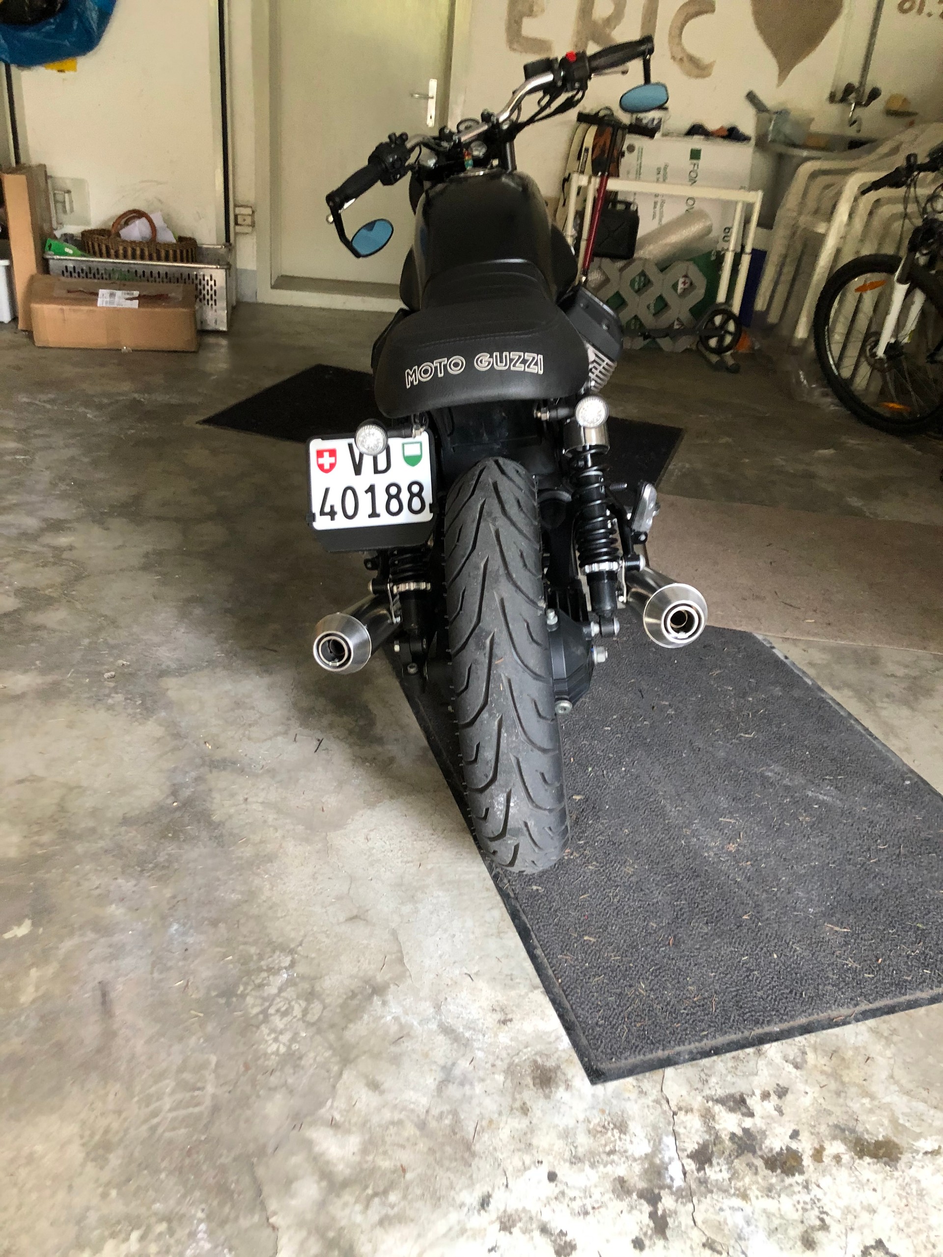 MOTO GUZZI V7 Stone 750-image-3