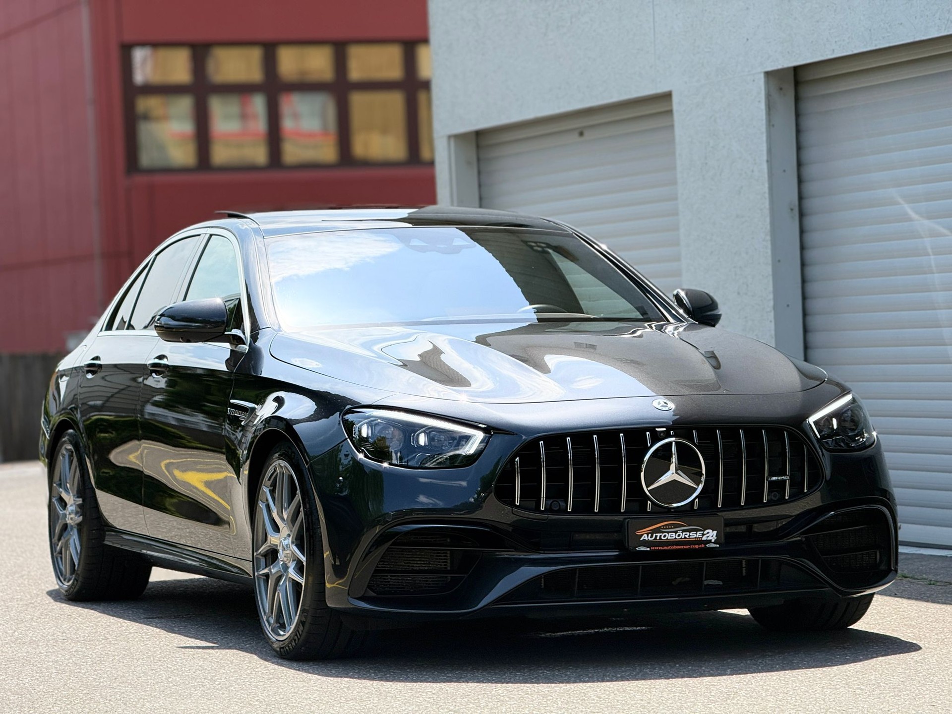 MERCEDES-BENZ E 63 S AMG 4matic+-showroom-element-1