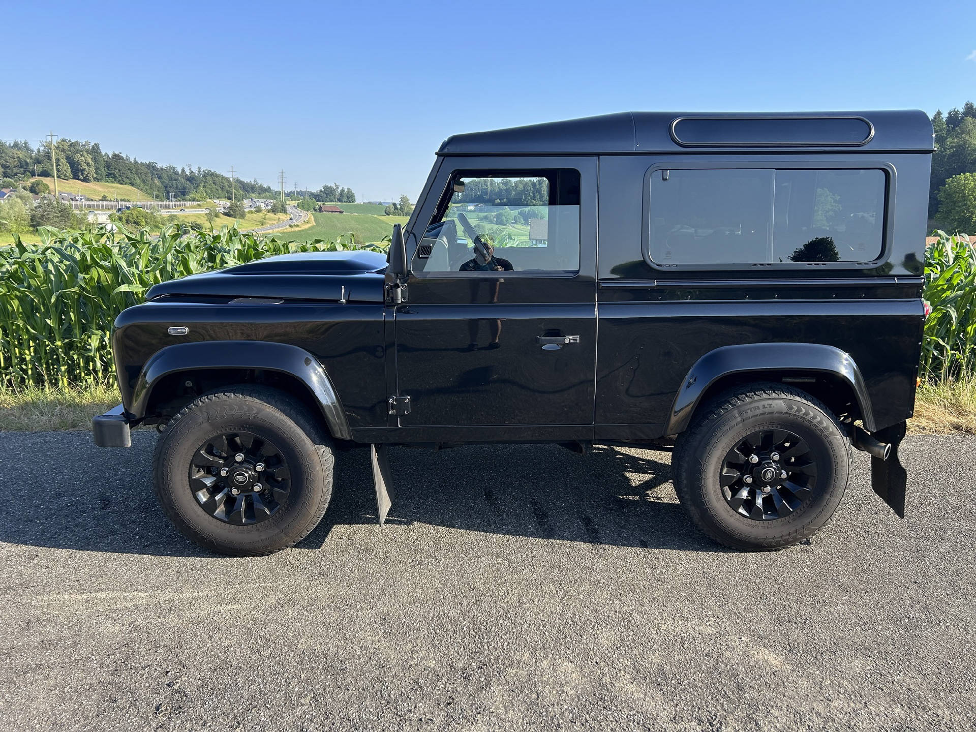 LAND ROVER Defender 90 2.2 TD4 SW-showroom-element-1