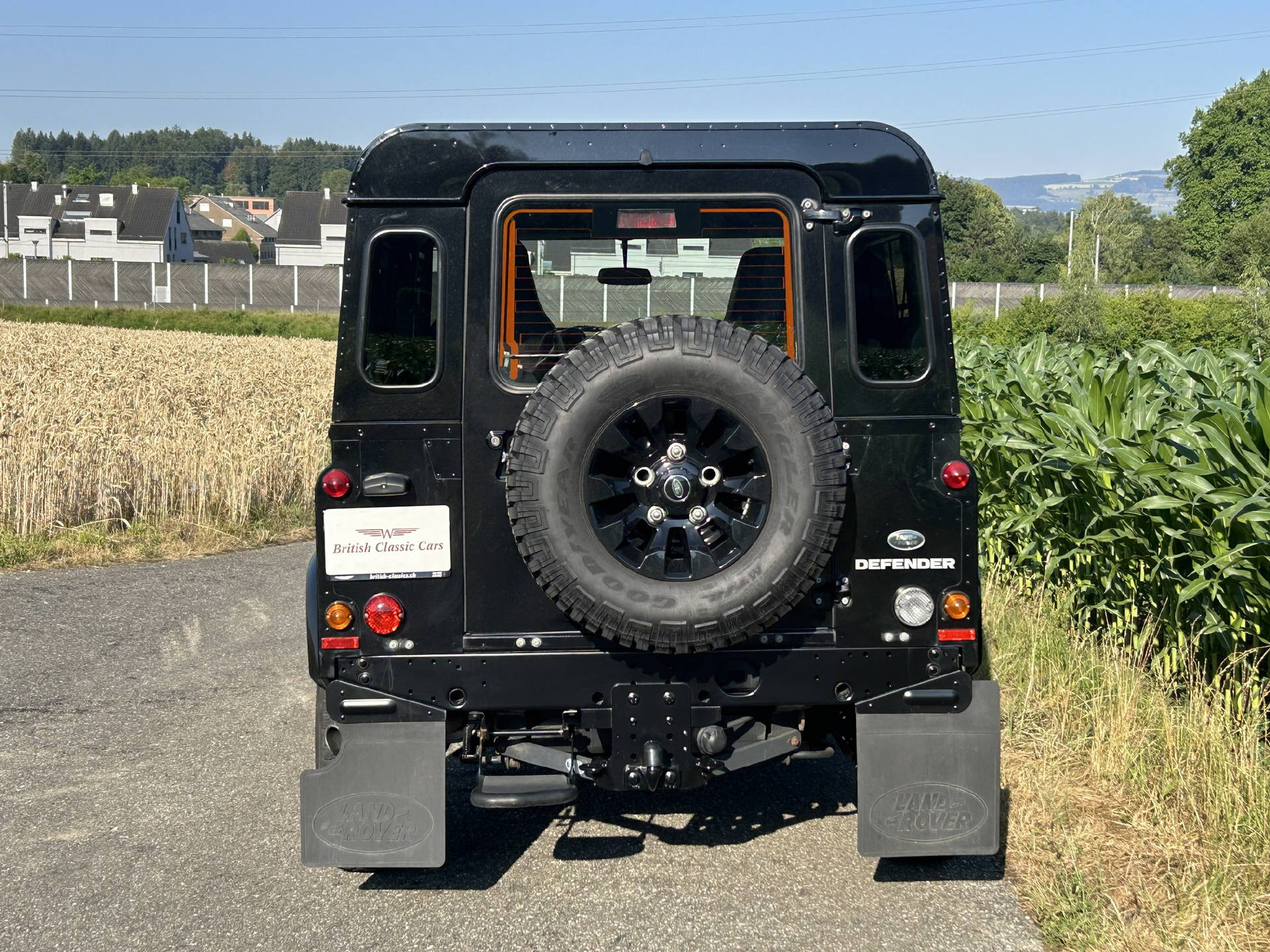 LAND ROVER Defender 90 2.2 TD4 SW-showroom-element-3