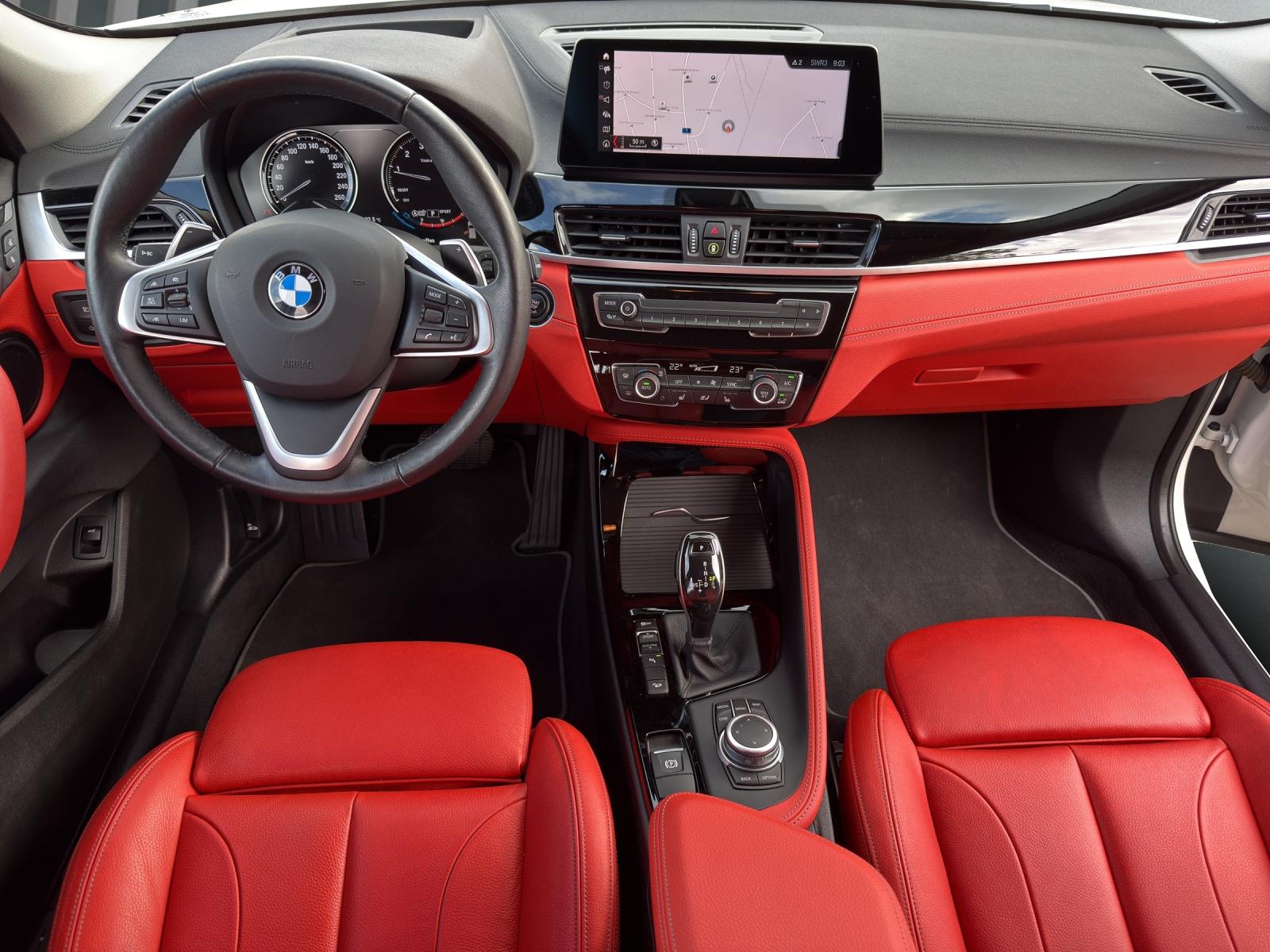 BMW X2 20i xDrive NAVIGATION PLUS-image-9