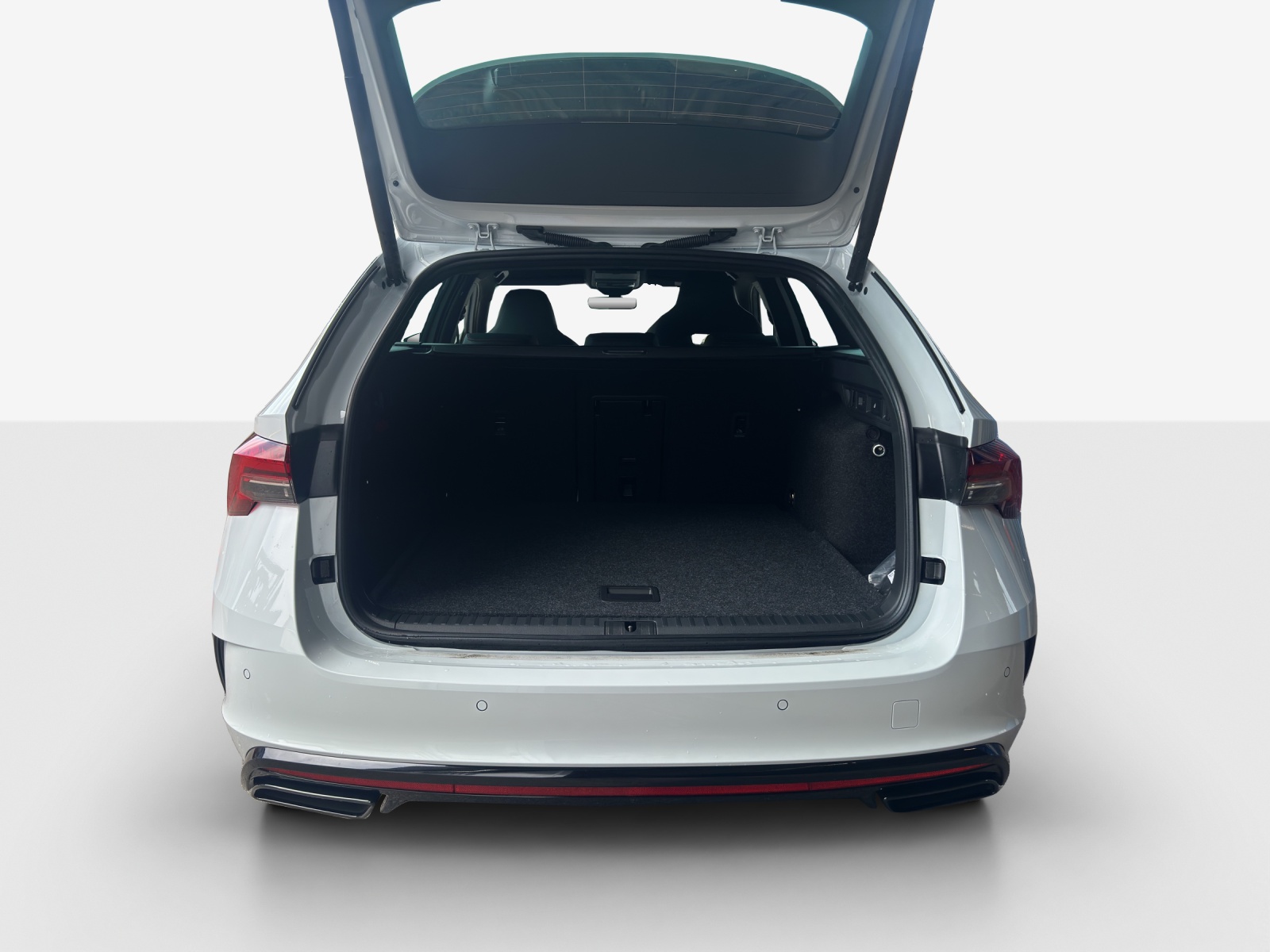 SKODA Octavia Combi 2.0 TSI DSG RS 30 Years Edition-image-12