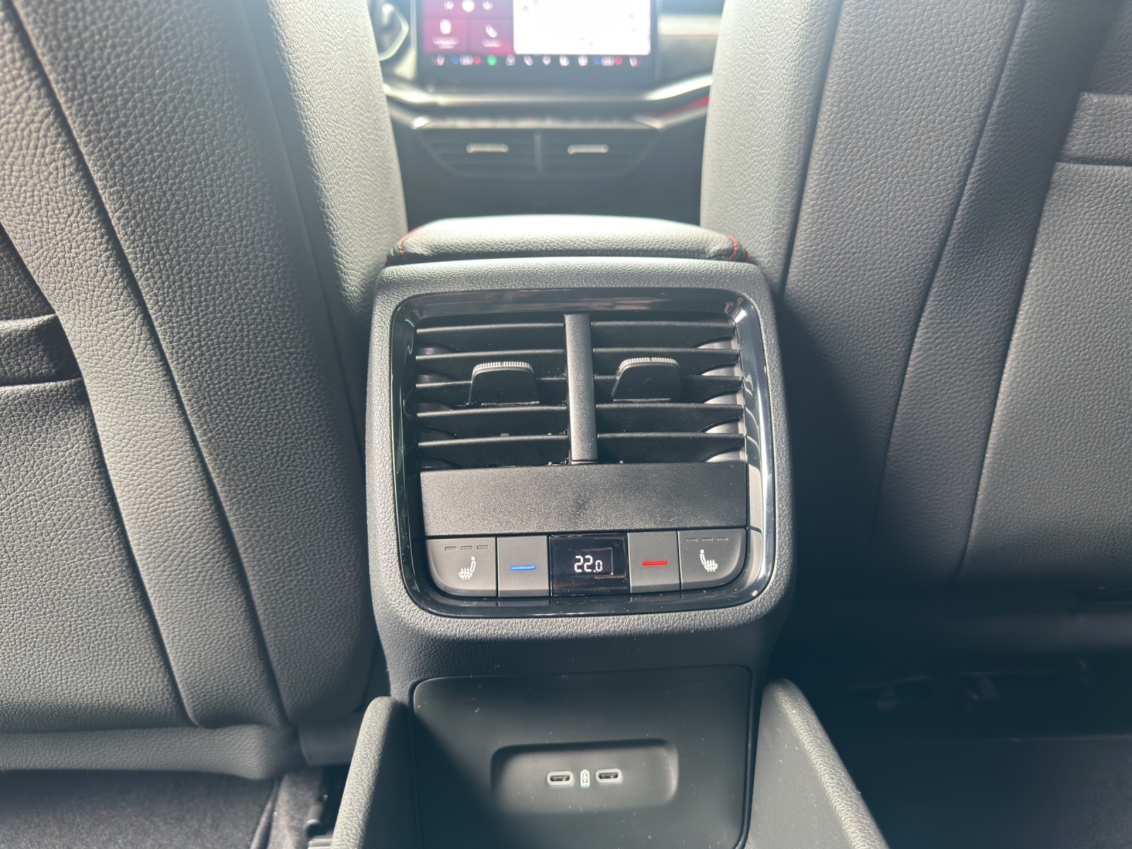SKODA Octavia Combi 2.0 TSI DSG RS 30 Years Edition-image-14