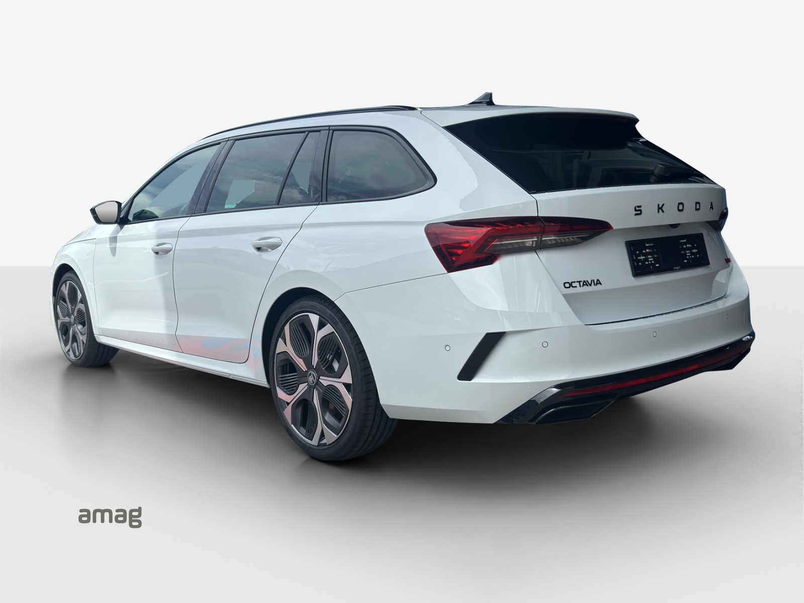 SKODA Octavia Combi 2.0 TSI DSG RS 30 Years Edition-showroom-element-2
