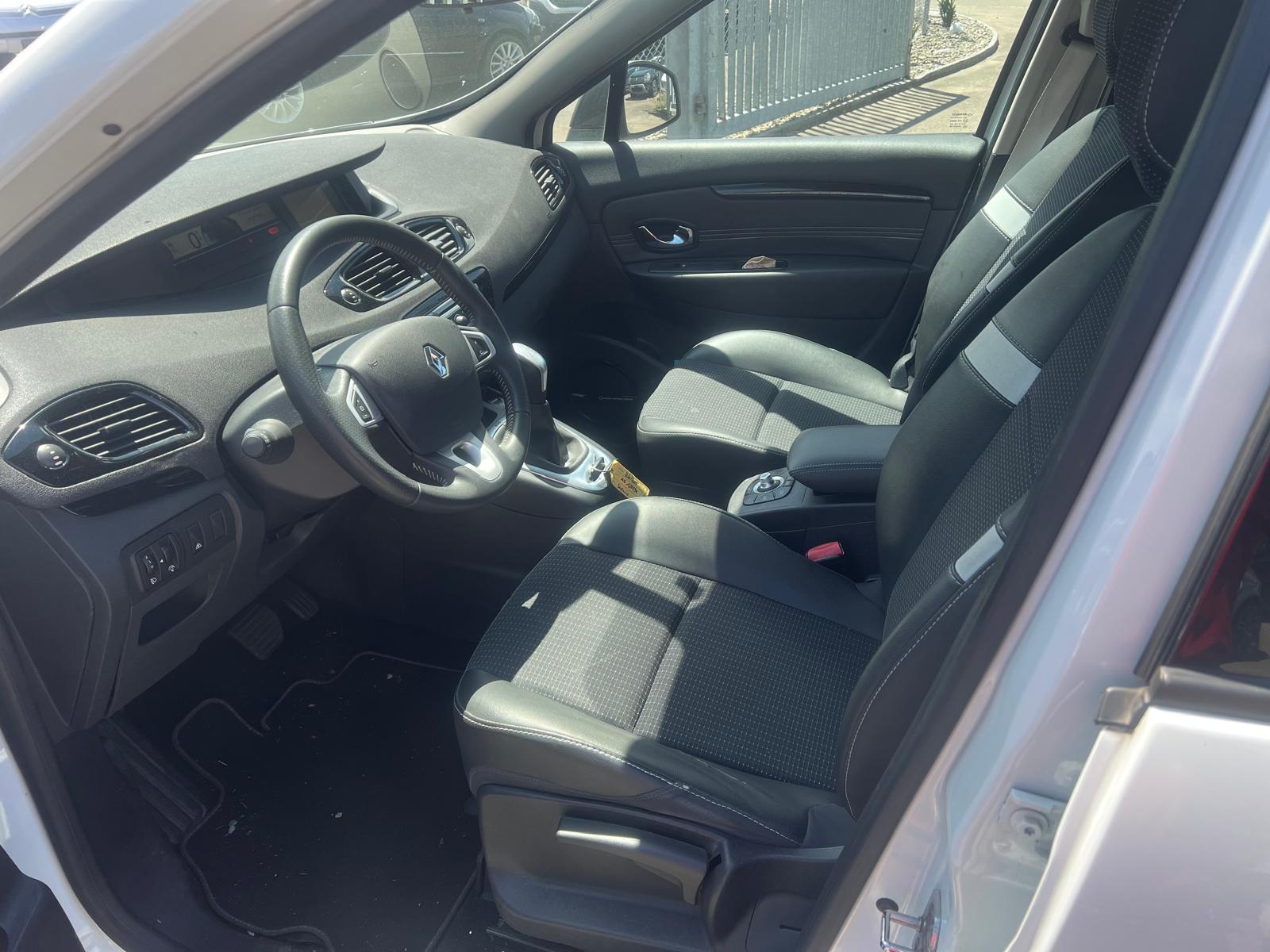 RENAULT Grand Scénic 1.5 dCi Dynamique EDC-image-7