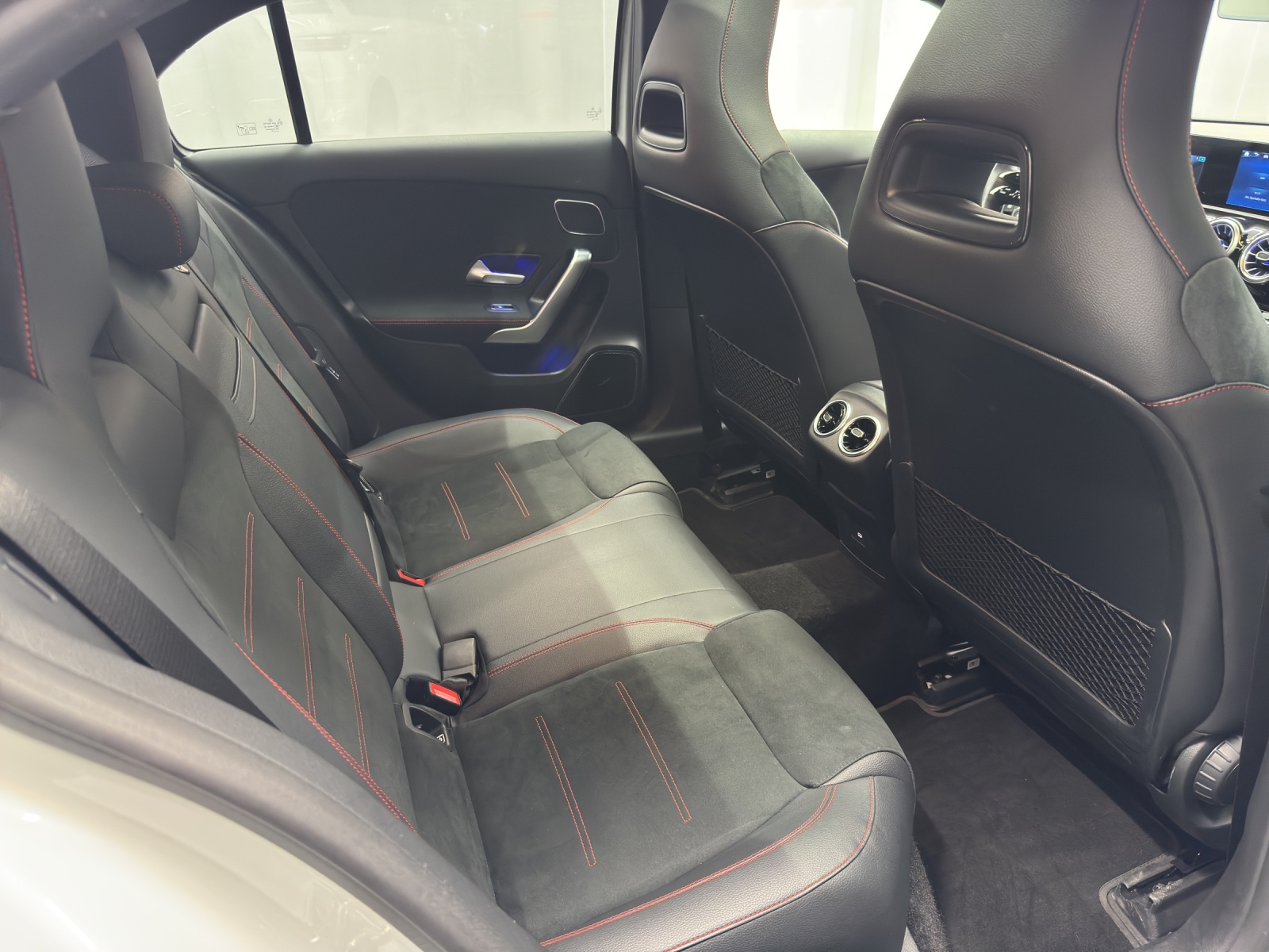 MERCEDES-BENZ A 220 AMG Line 4Matic-image-9
