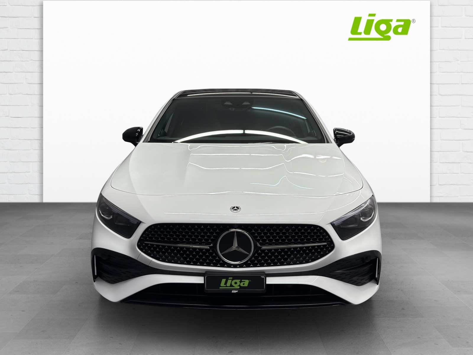 MERCEDES-BENZ A 220 AMG Line 4Matic-showroom-element-1