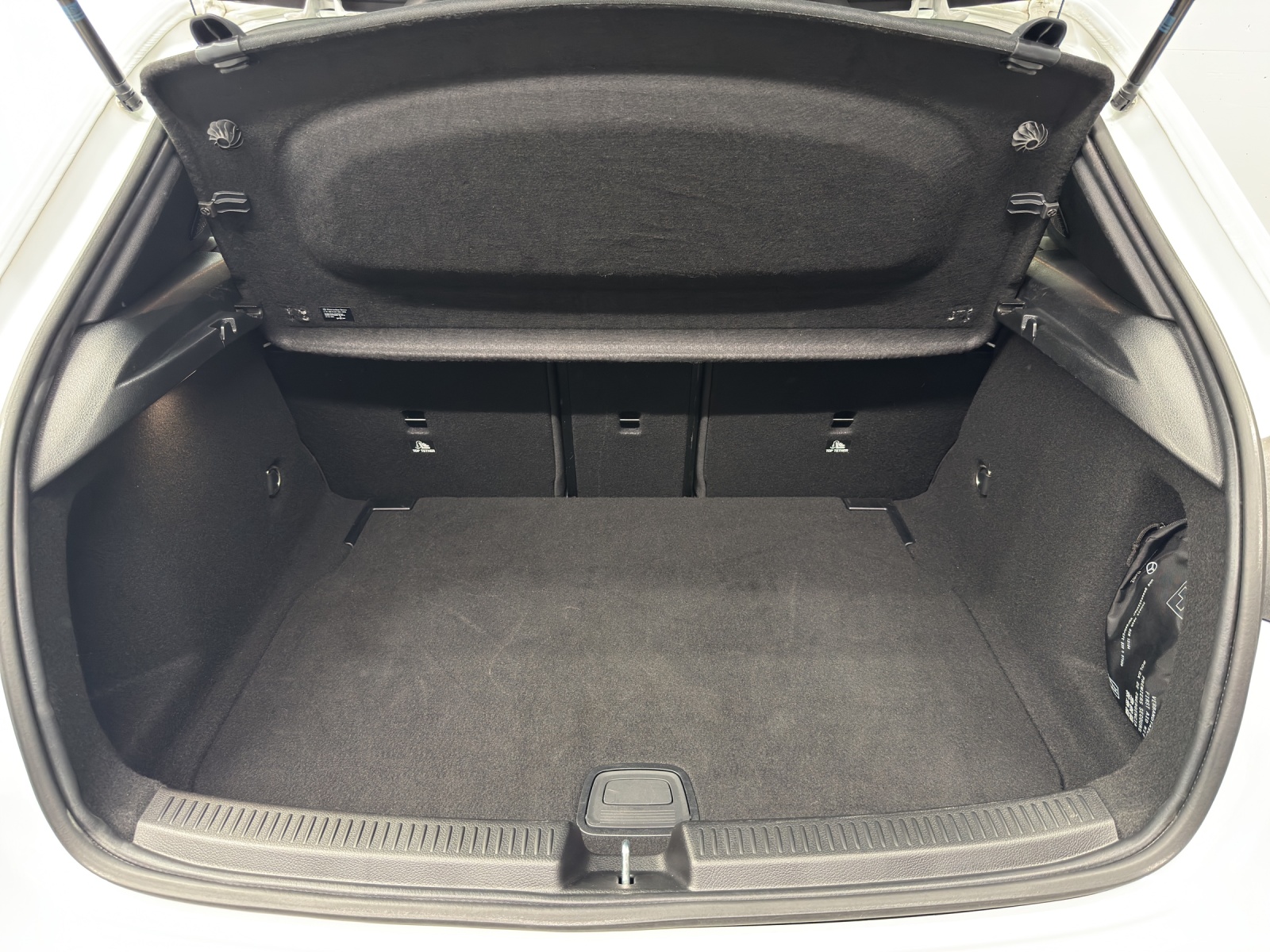 MERCEDES-BENZ A 220 AMG Line 4Matic-image-10