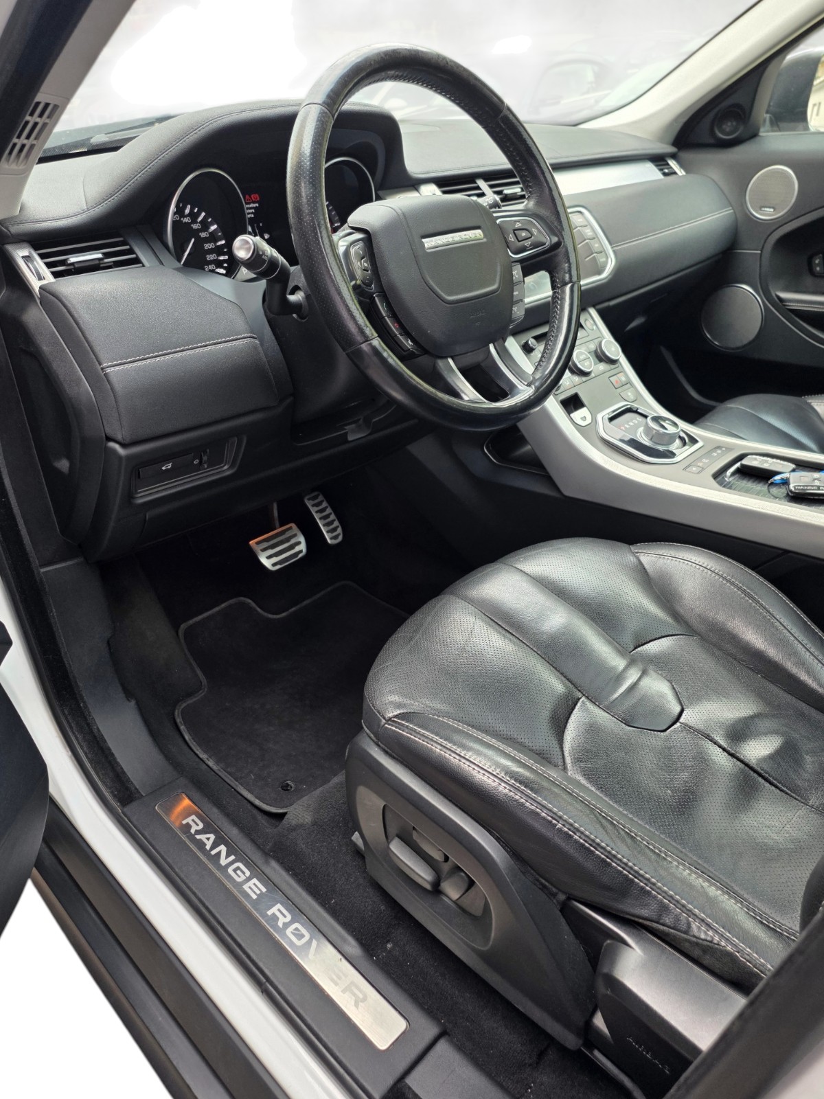 LAND ROVER Range Rover Evoque 2.2 SD4 Prestige AT9-image-11