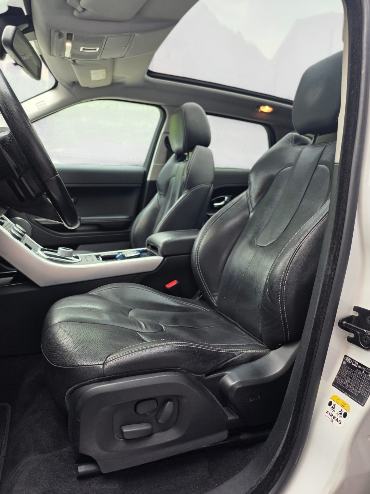 LAND ROVER Range Rover Evoque 2.2 SD4 Prestige AT9-image-12