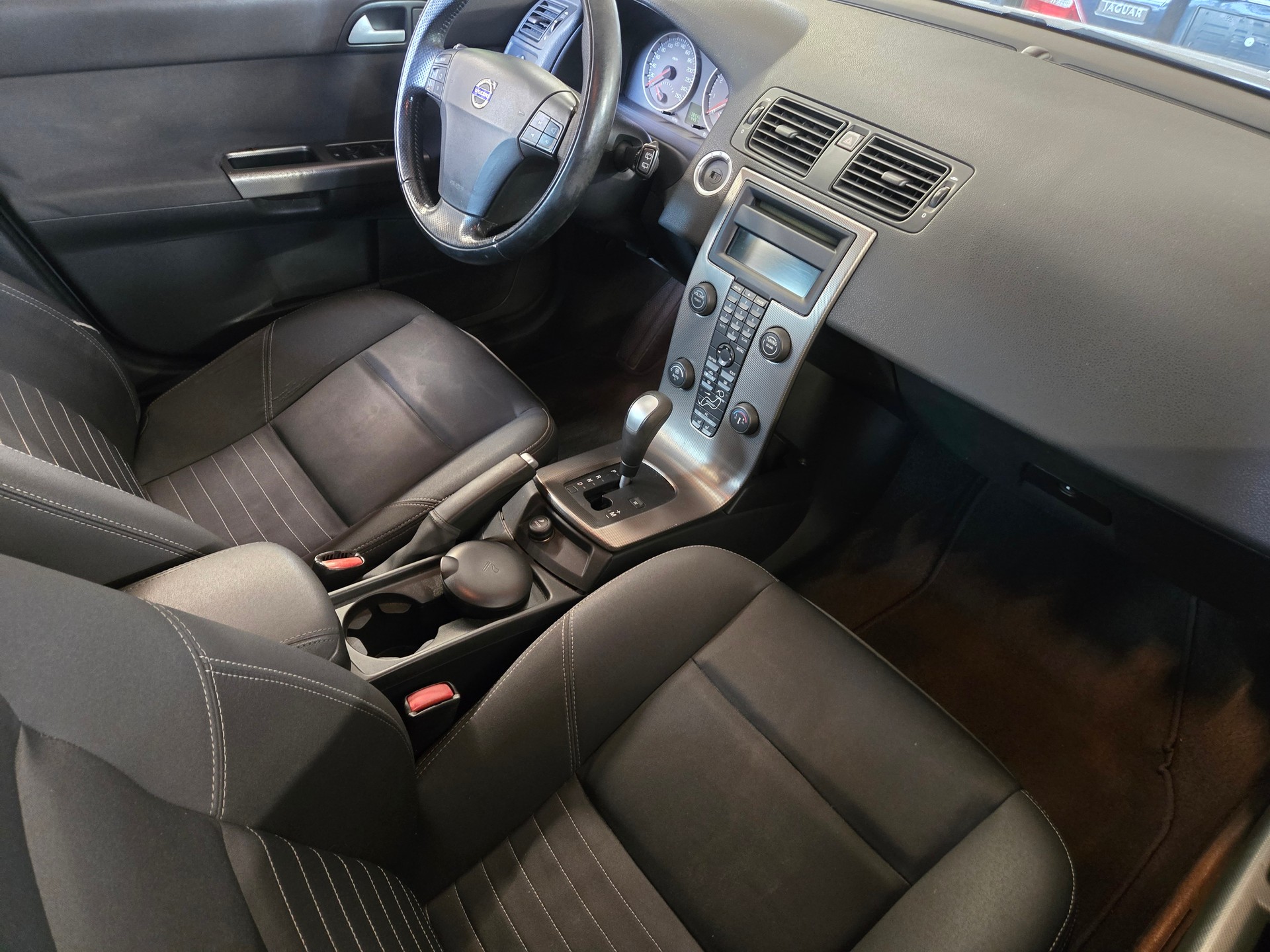 VOLVO V50 2.4 Summum-image-15