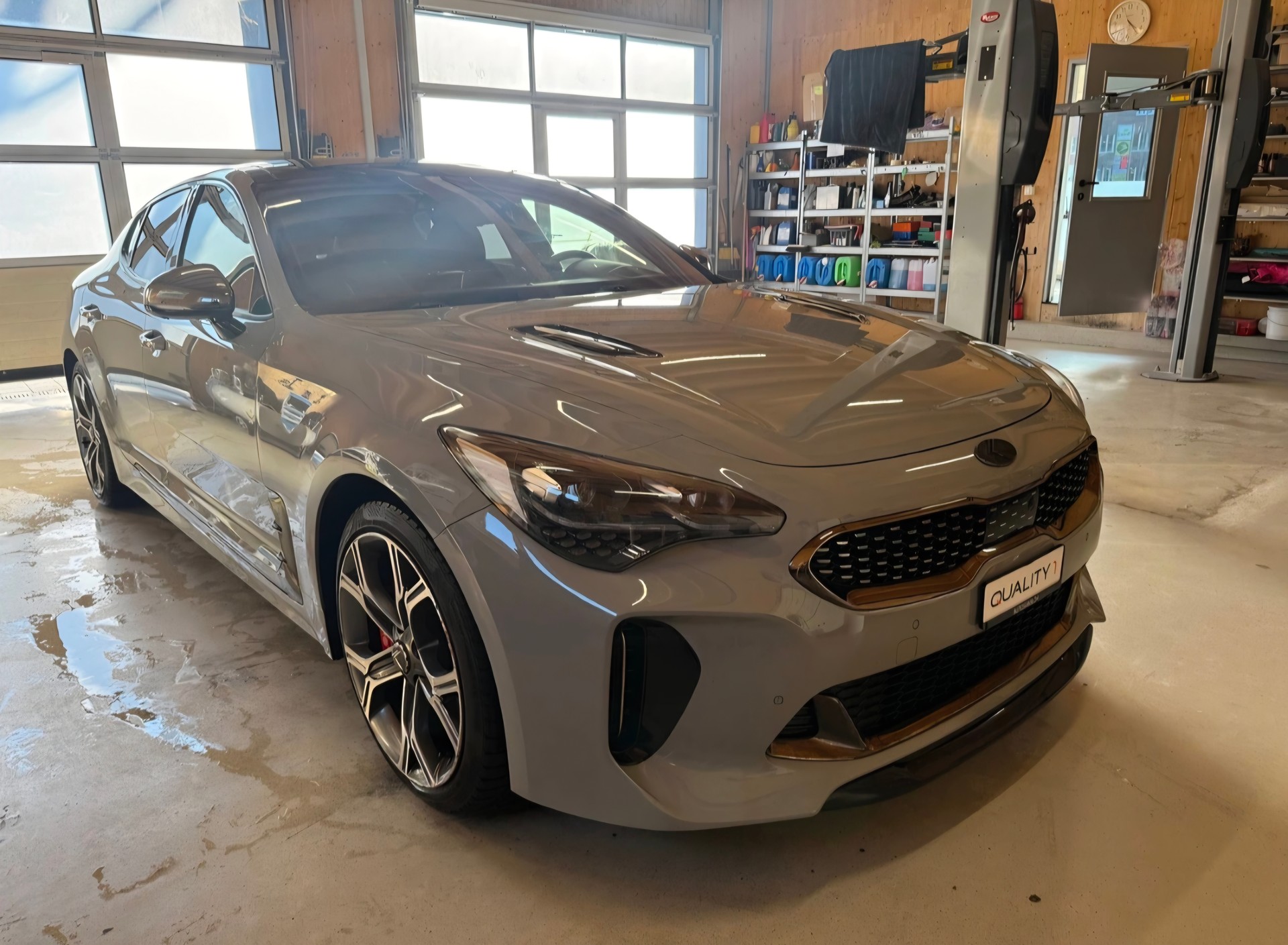 KIA Stinger 3.3 T-GDi GT Automat AWD-showroom-element-2