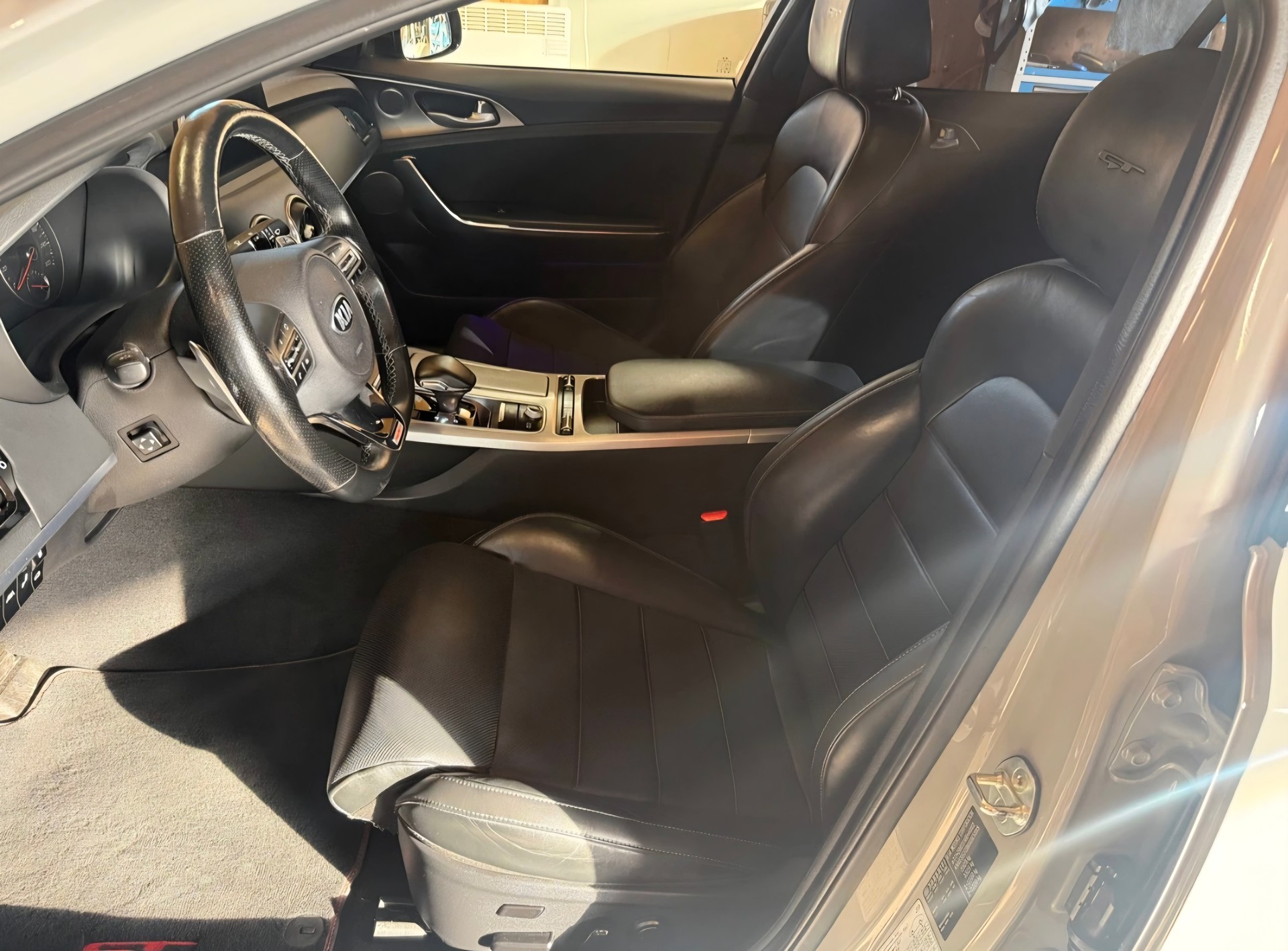 KIA Stinger 3.3 T-GDi GT Automat AWD-image-6