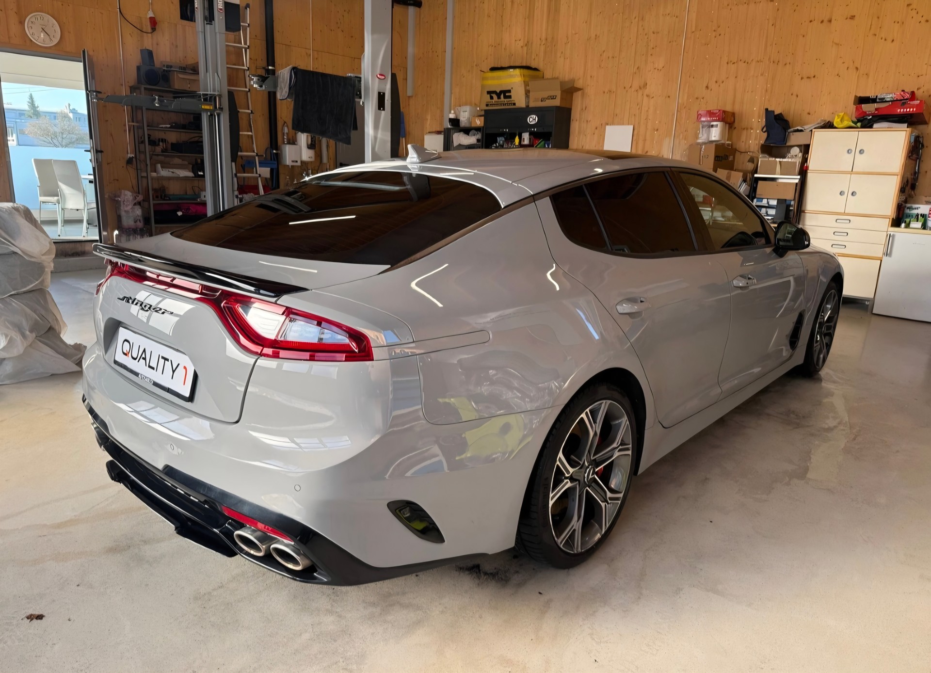 KIA Stinger 3.3 T-GDi GT Automat AWD-showroom-element-3