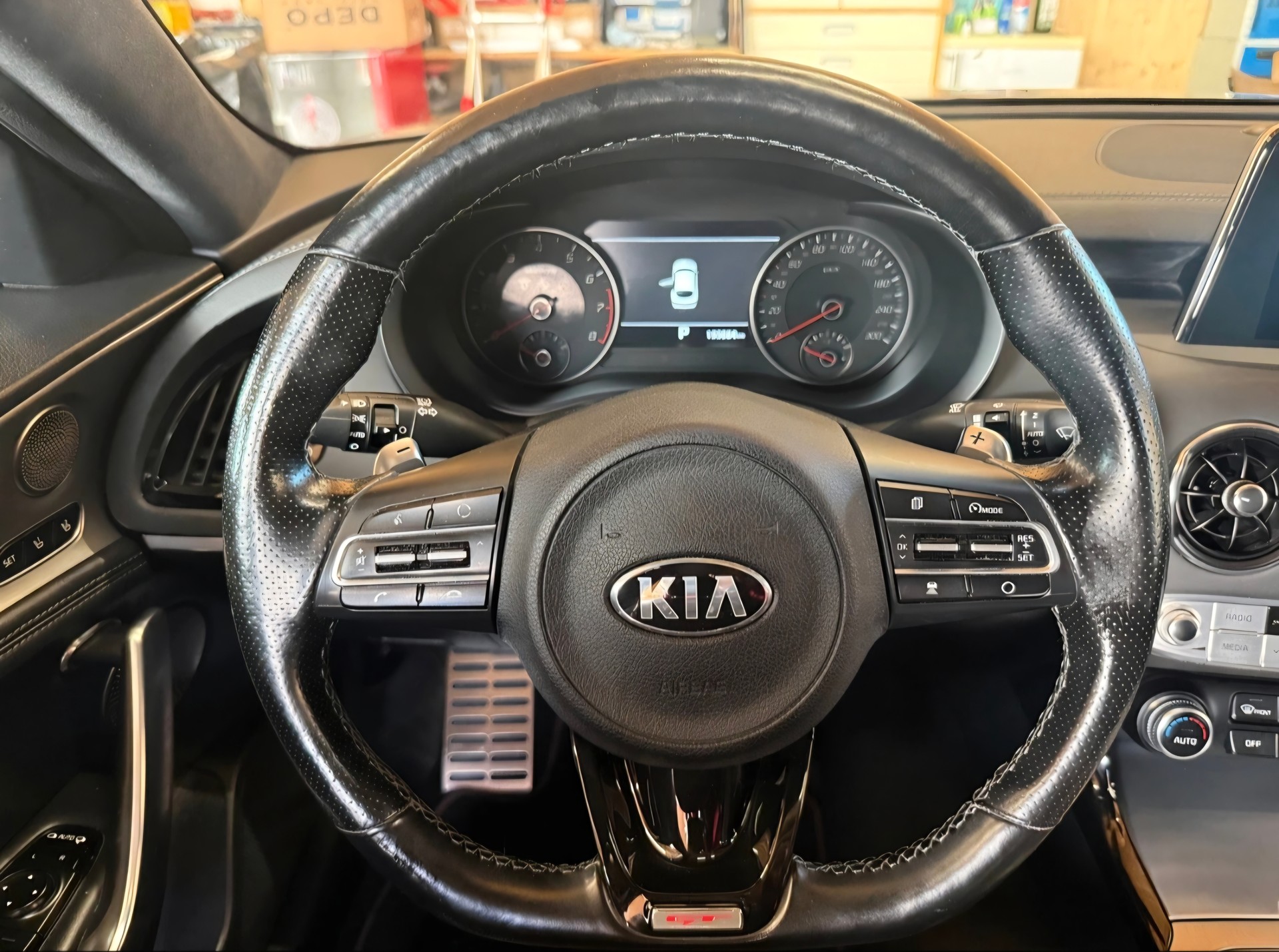 KIA Stinger 3.3 T-GDi GT Automat AWD-image-9