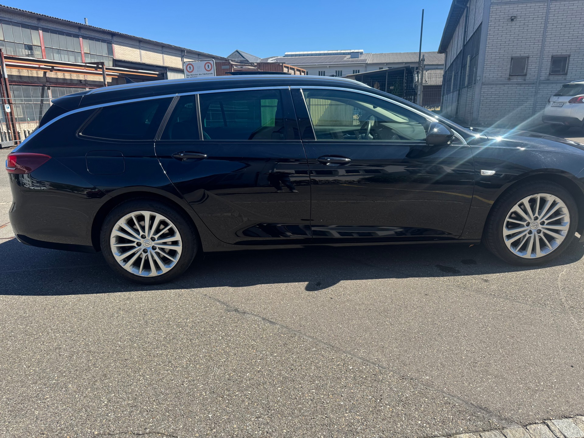 OPEL Insignia 2.0 BiDTI Sports Tourer Excellence 4WD A.-image-3