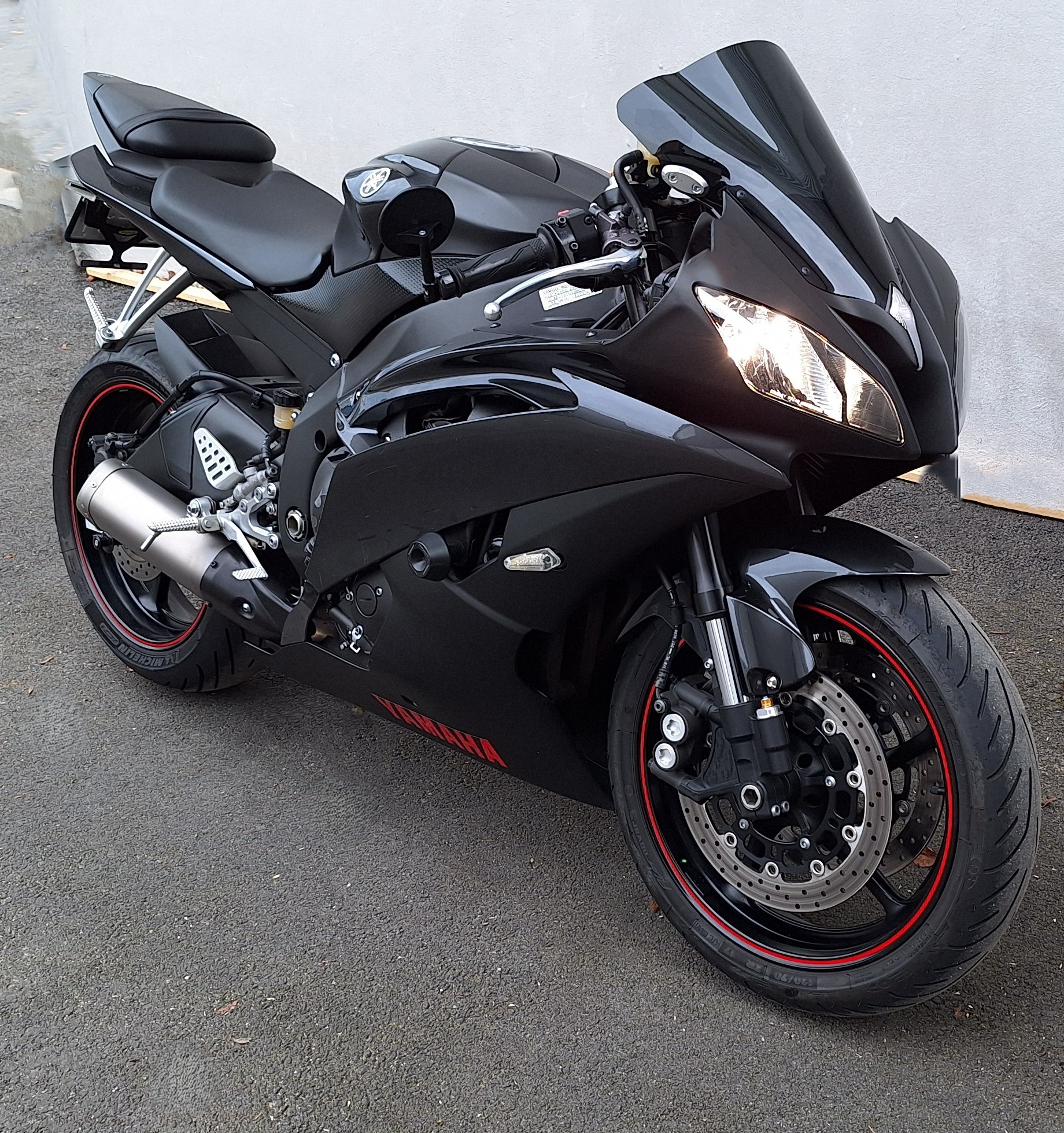 YAMAHA YZF-R6-image-1