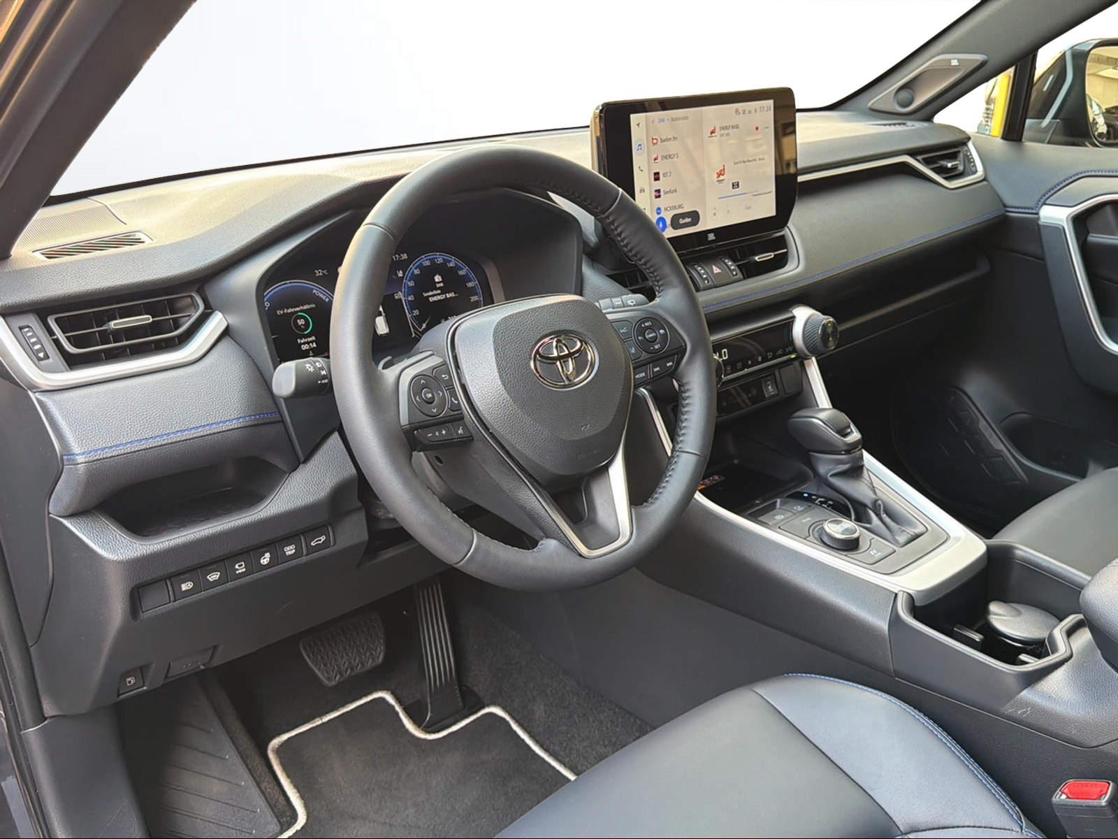 TOYOTA RAV4 2.5 HEV Style-image-10