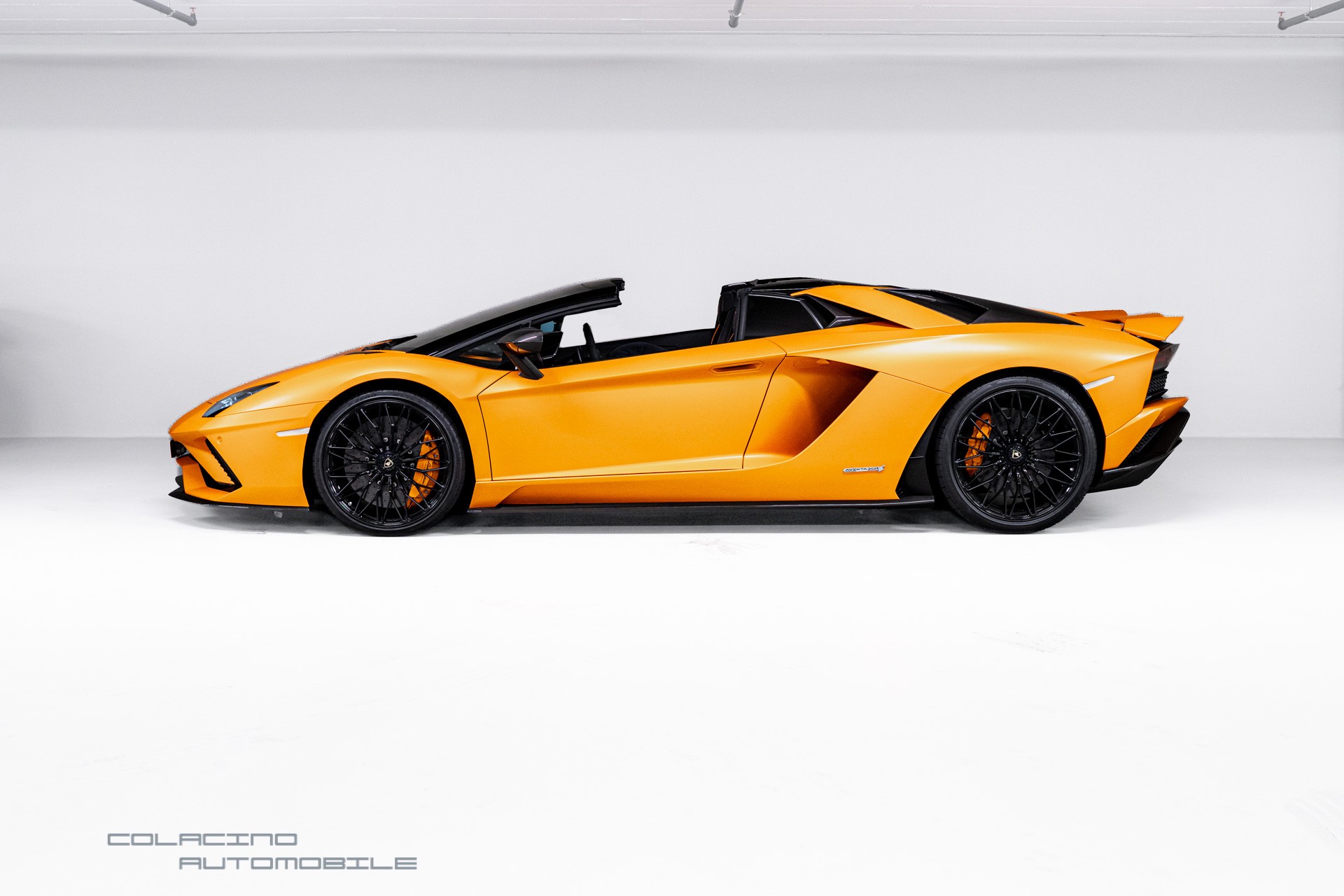 LAMBORGHINI Aventador S LP740-4 Roadster E-Gear-image-8