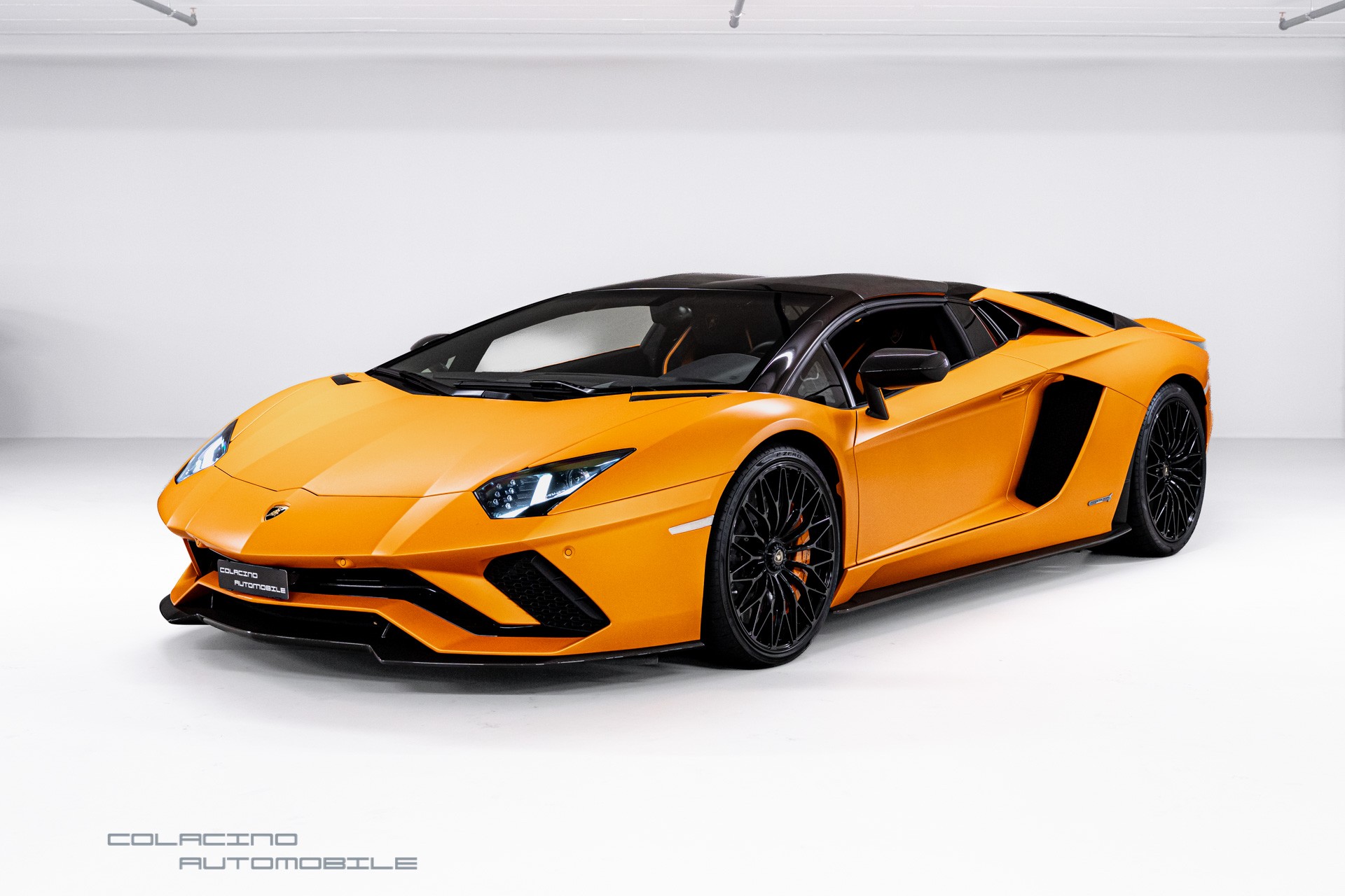 LAMBORGHINI Aventador S LP740-4 Roadster E-Gear-showroom-element-2