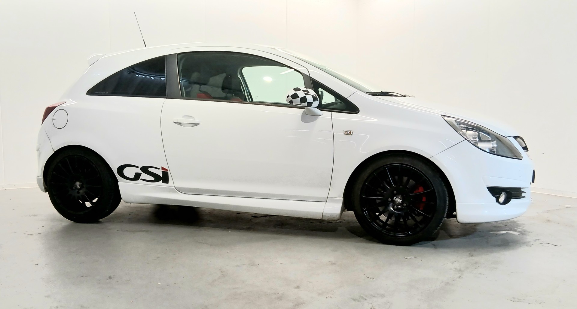 OPEL Corsa 1.6 Turbo Color Edition-showroom-element-1