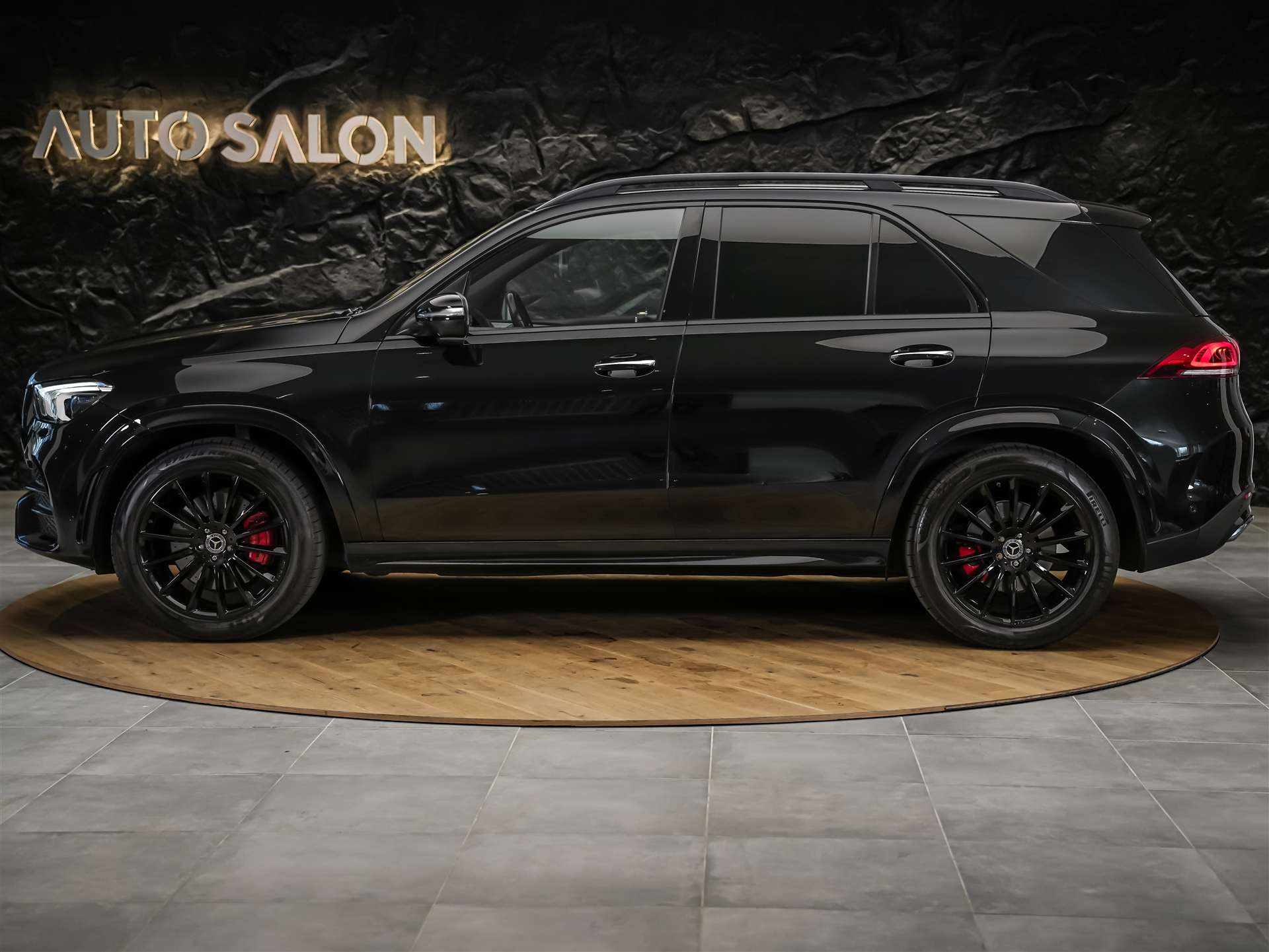 MERCEDES-BENZ GLE 300 d 4Matic AMG Line 9G-Tronic *CH Fahrzeug*7 Plätzer*AHK*-showroom-element-1