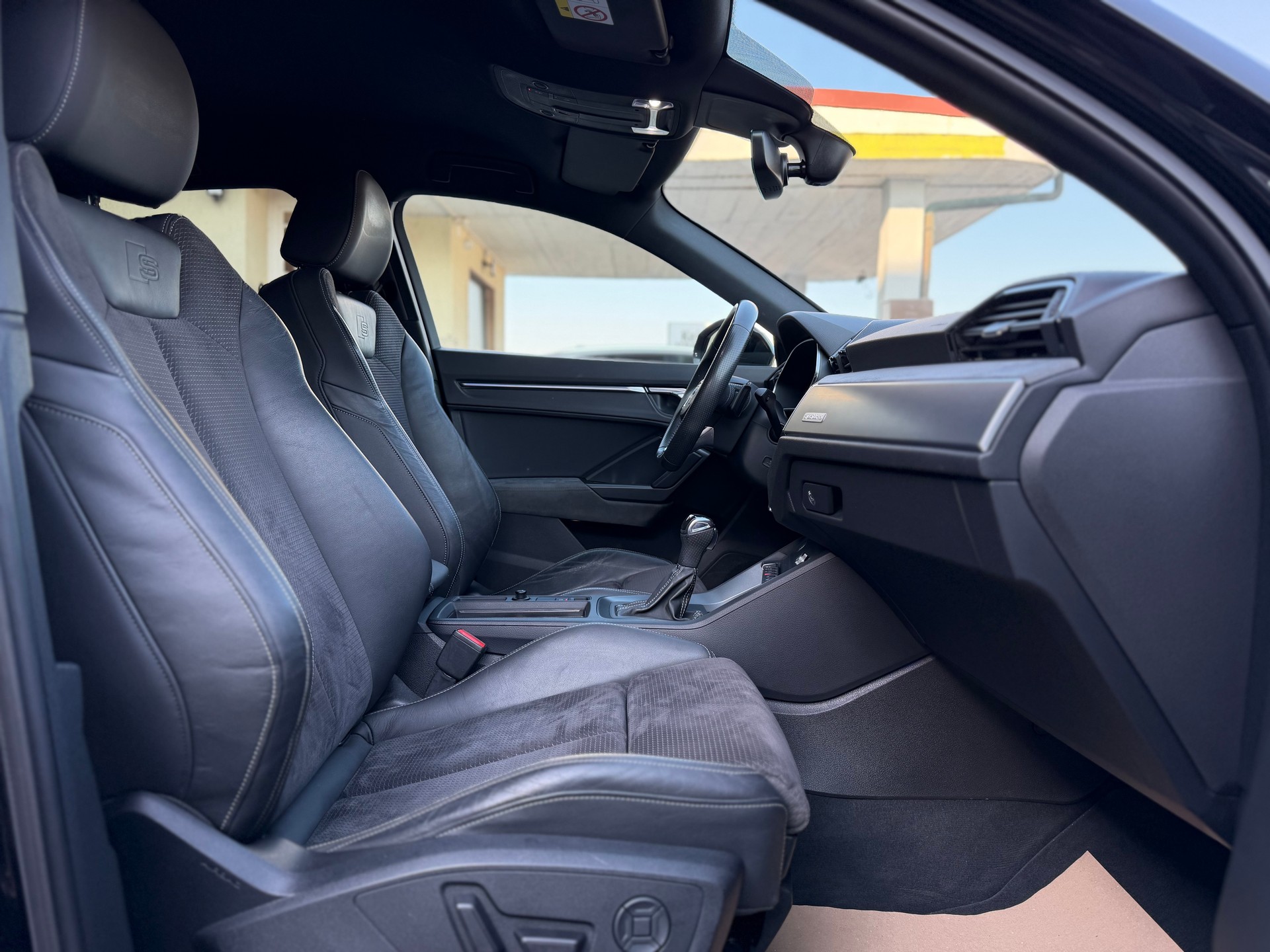 AUDI Q3 Sportback 45 TFSI S line quattro S-tronic-image-13