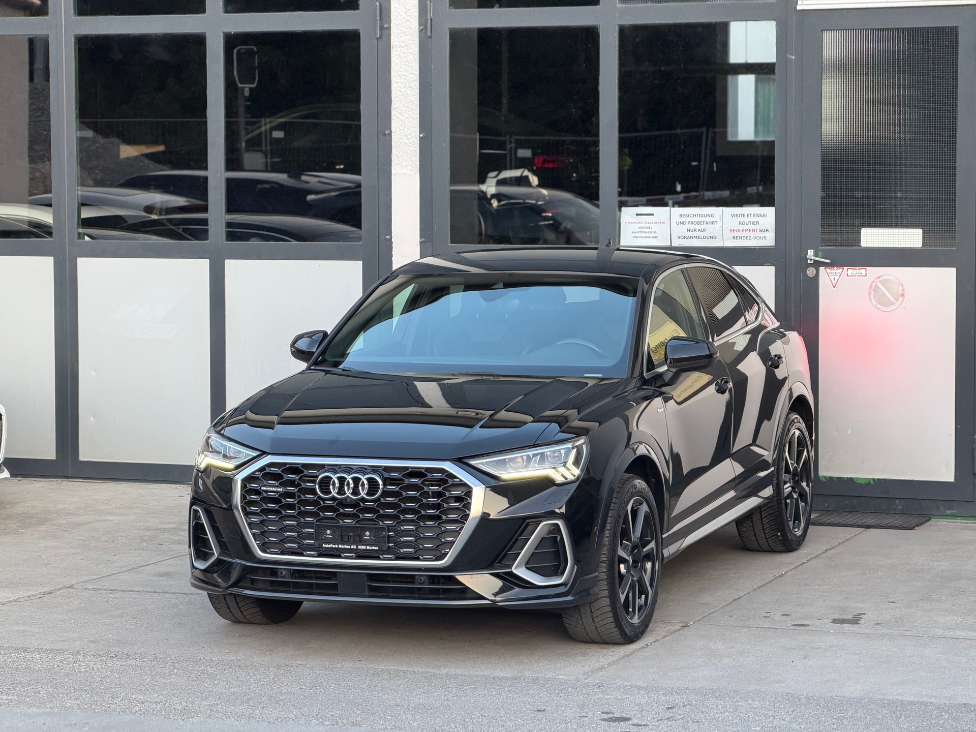 AUDI Q3 Sportback 45 TFSI S line quattro S-tronic-showroom-element-1
