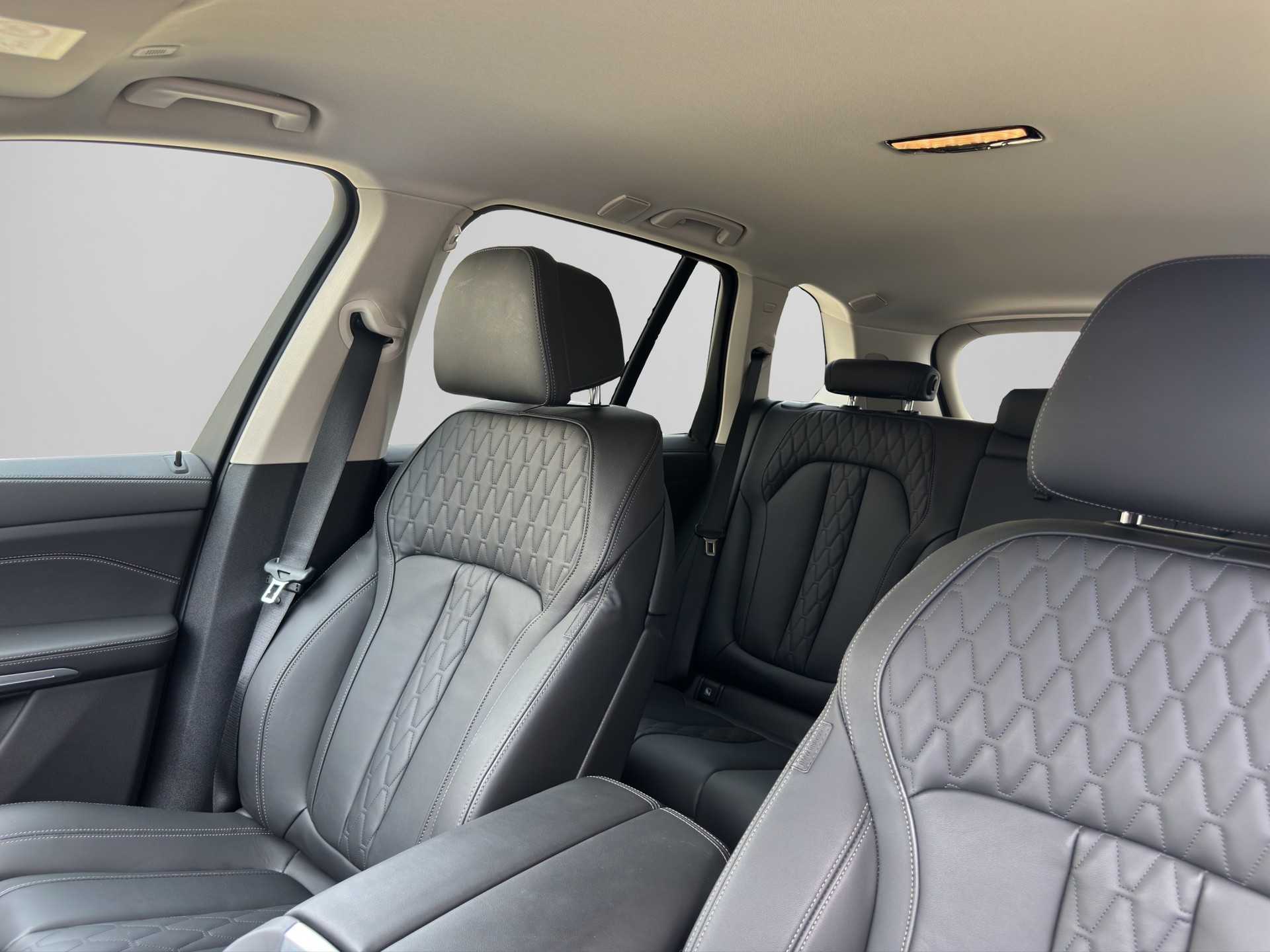 BMW X5 40i xDrive SAG-image-11