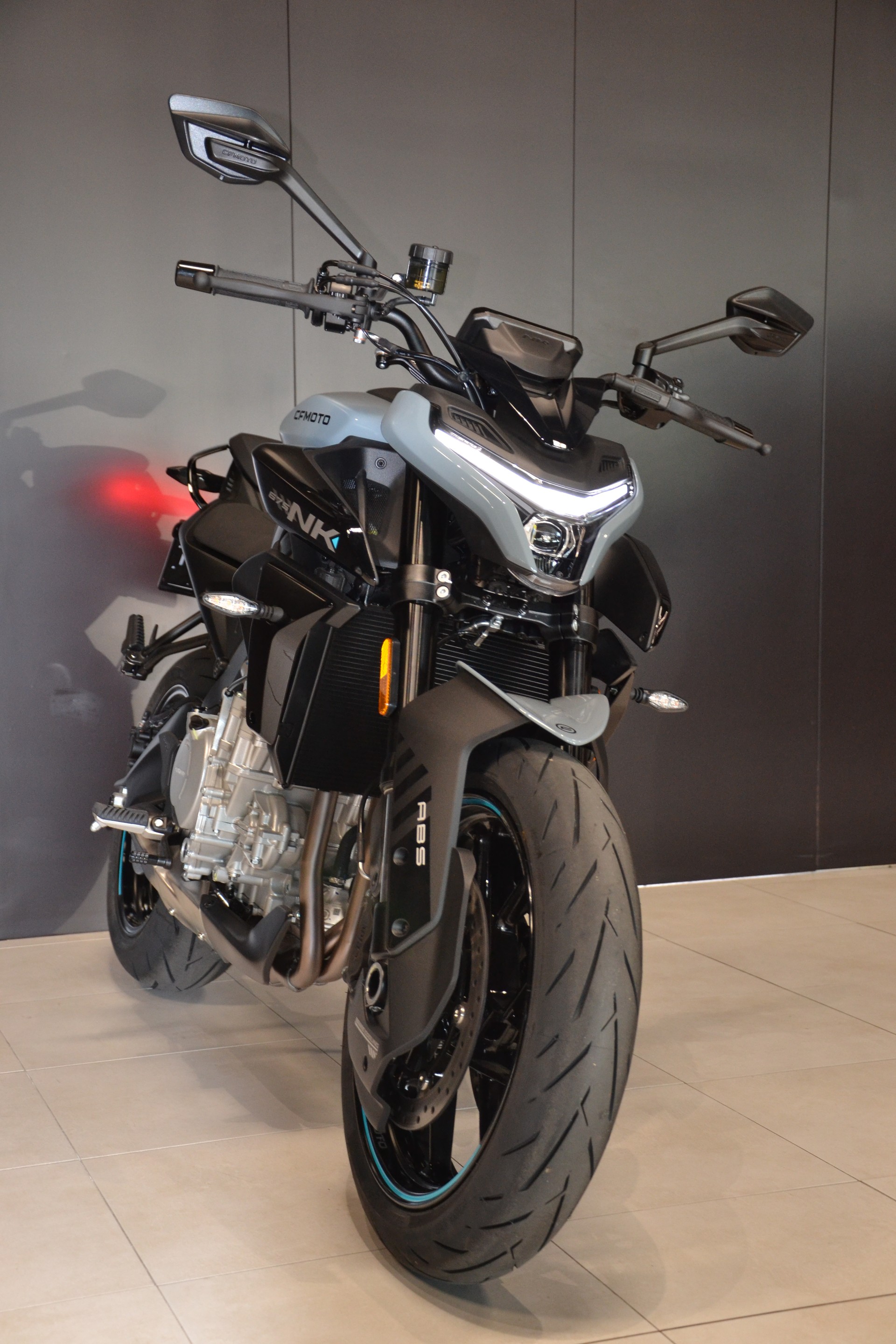 CF MOTO 675 NK-image-2