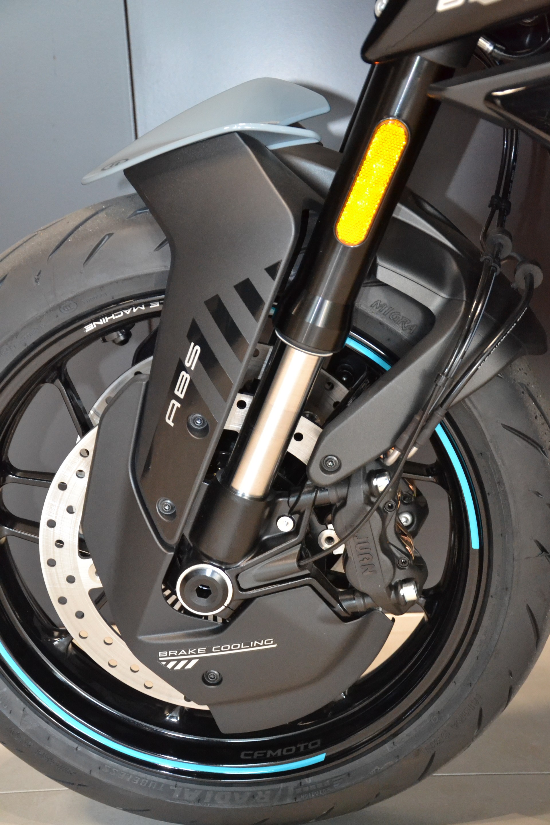 CF MOTO 675 NK-image-12