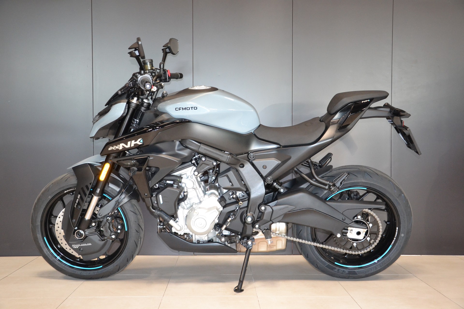 CF MOTO 675 NK-image-1