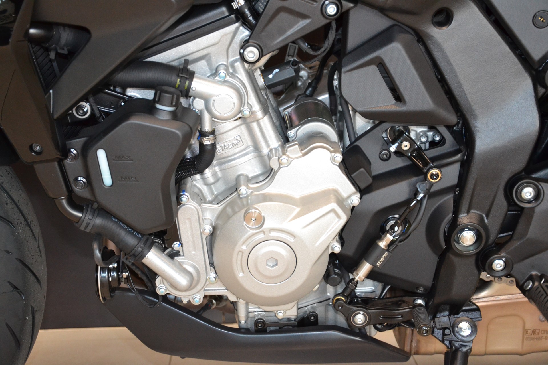 CF MOTO 675 NK-image-13