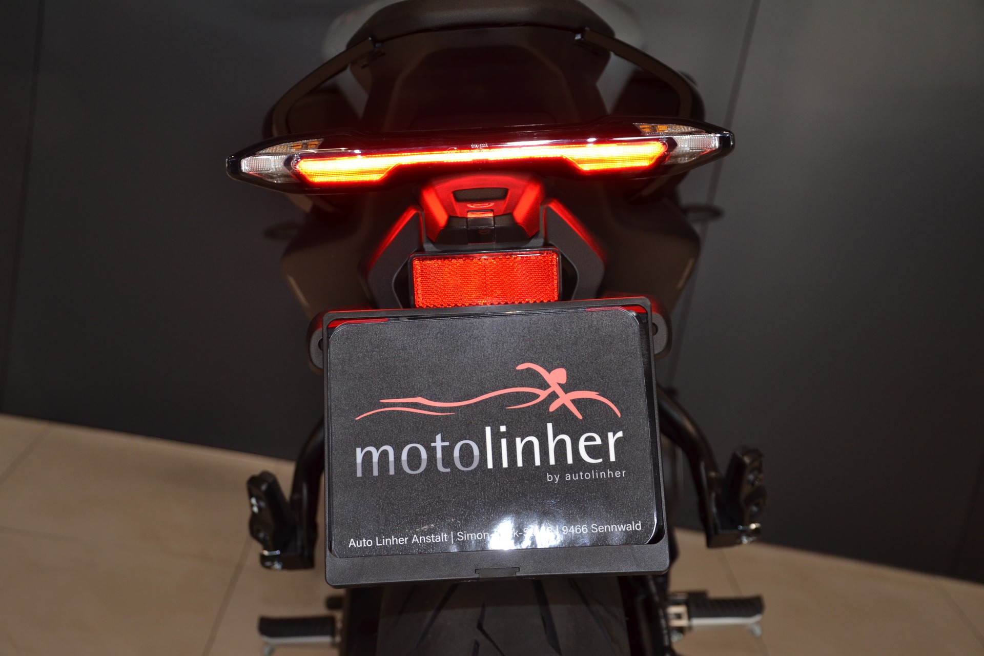 CF MOTO 675 NK-image-10