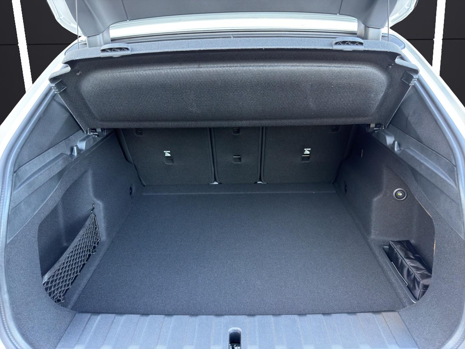 BMW iX2 U10 30 xDrive-image-9