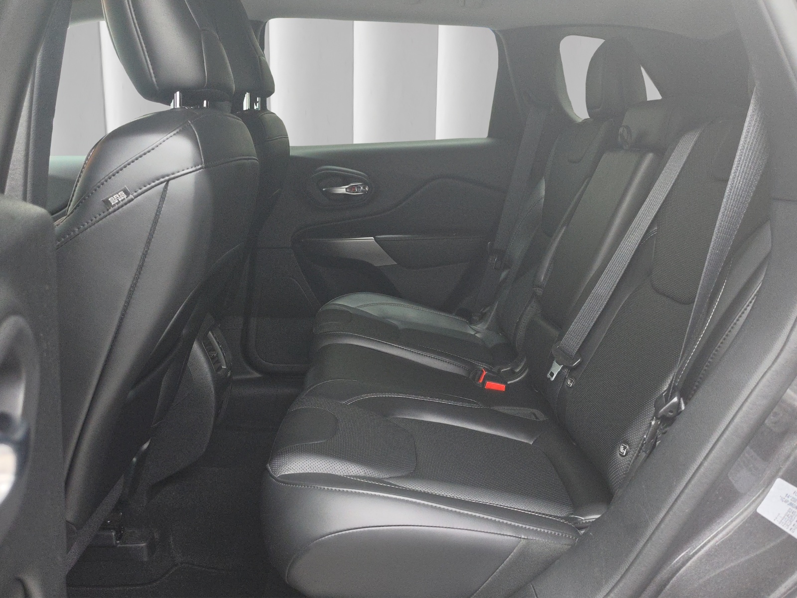 JEEP Cherokee 2.0 T Limited AWD-image-12