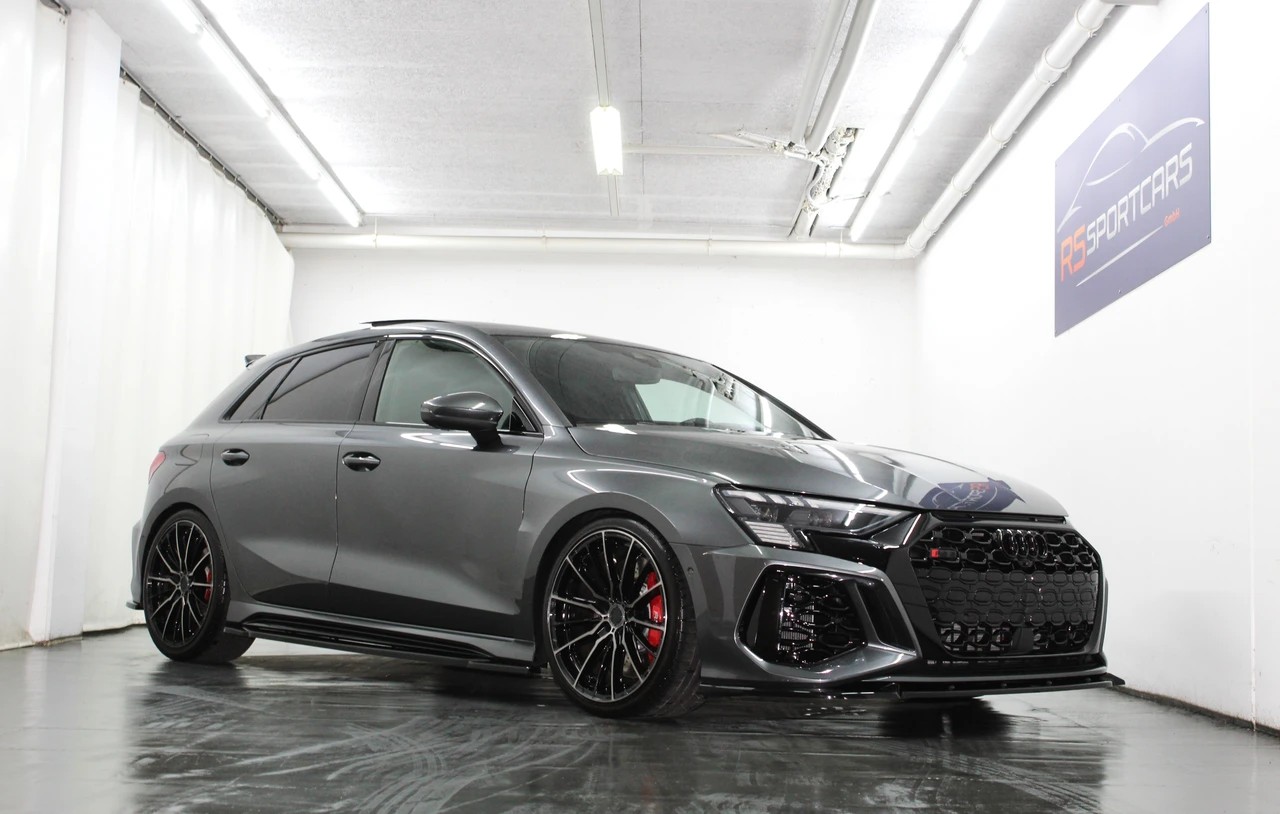 AUDI AUDI RS3 Sportback 2.5 TSI quattro S-tronic RS-Designpaket plus rot / Maxton Kit / CH-Fahrzeug
