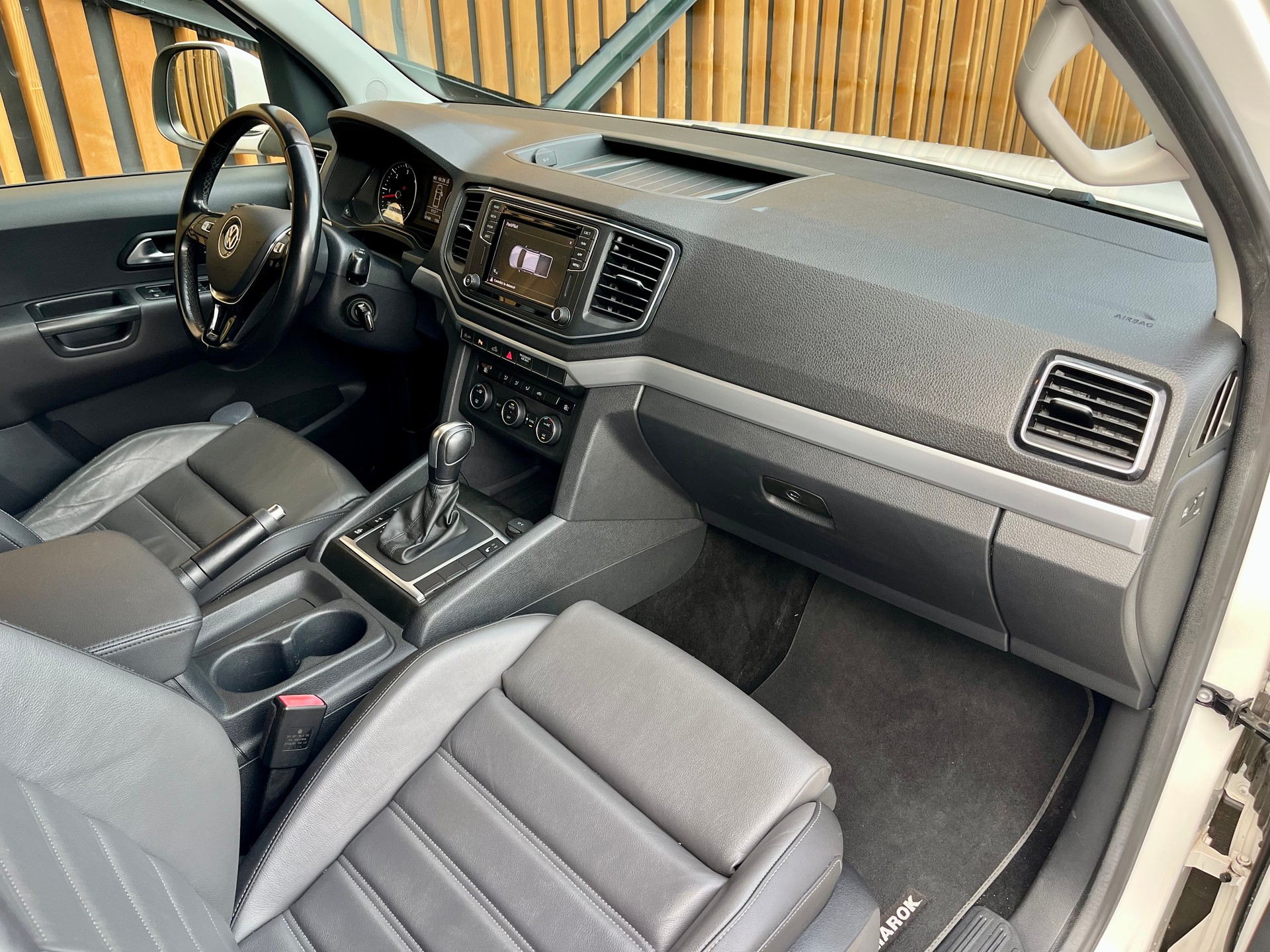 VW Amarok 3.0TDI Crossline 4Motion Automatic-image-10