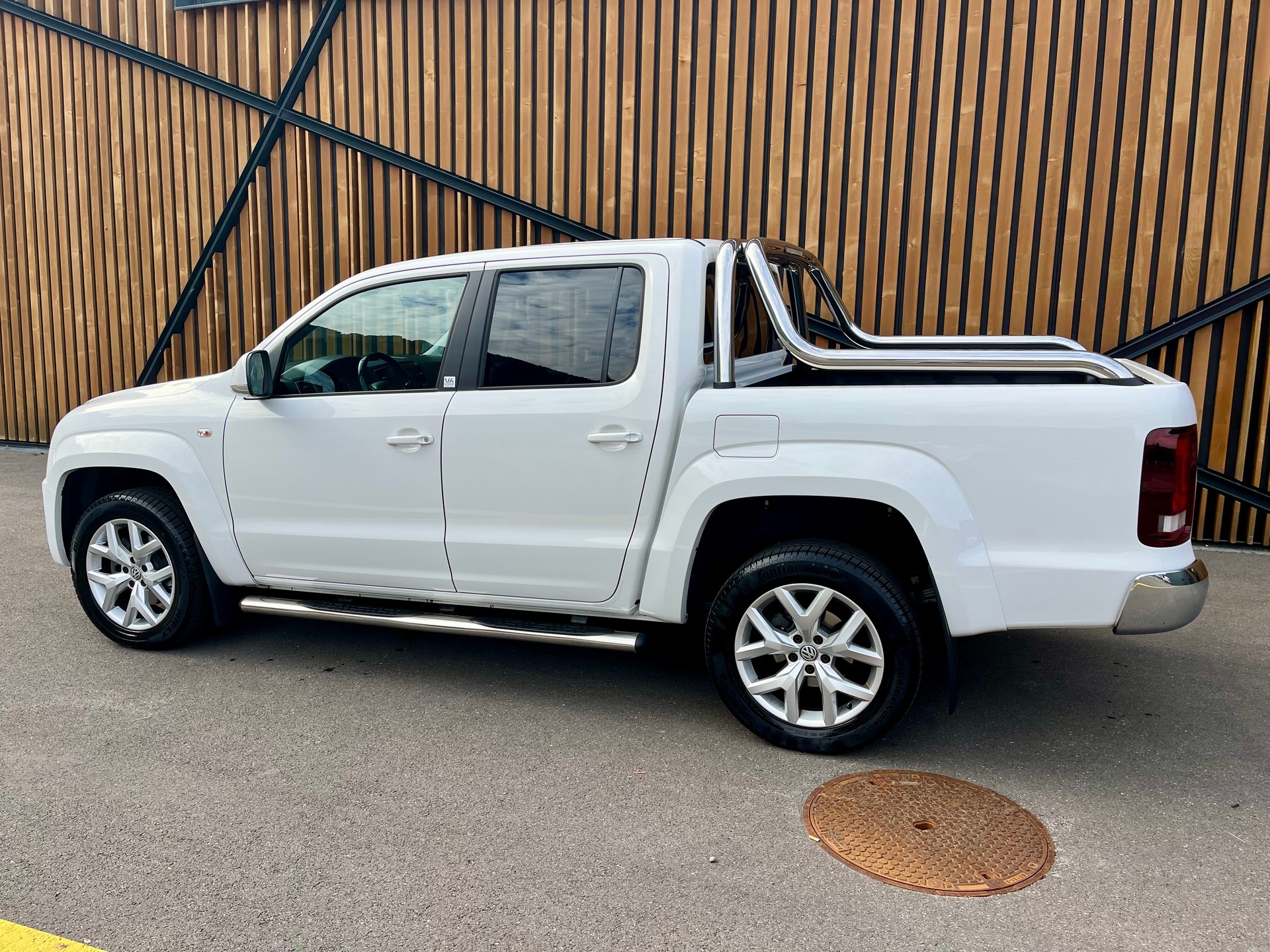 VW Amarok 3.0TDI Crossline 4Motion Automatic-image-6