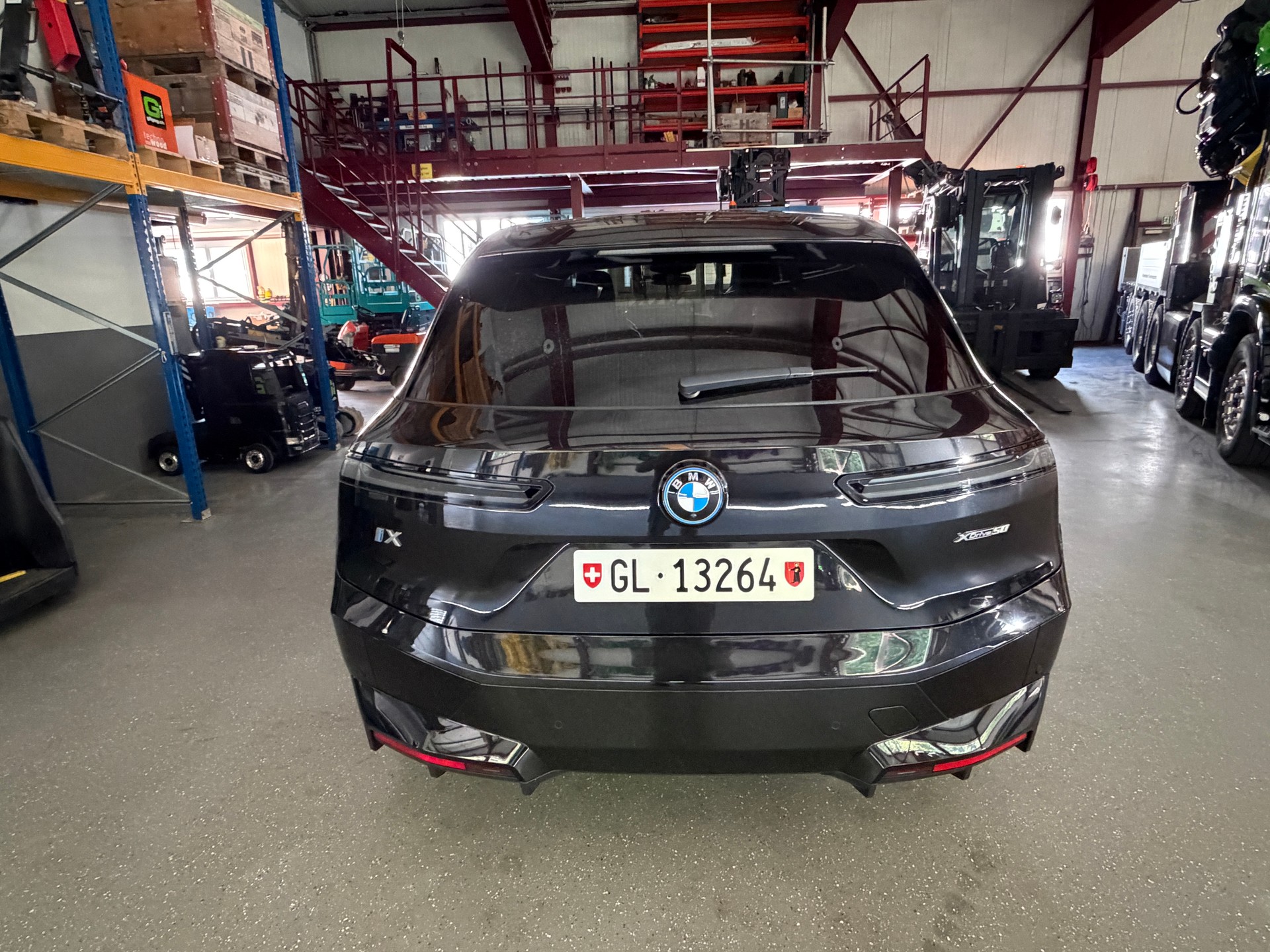 BMW xDrive50-image-4