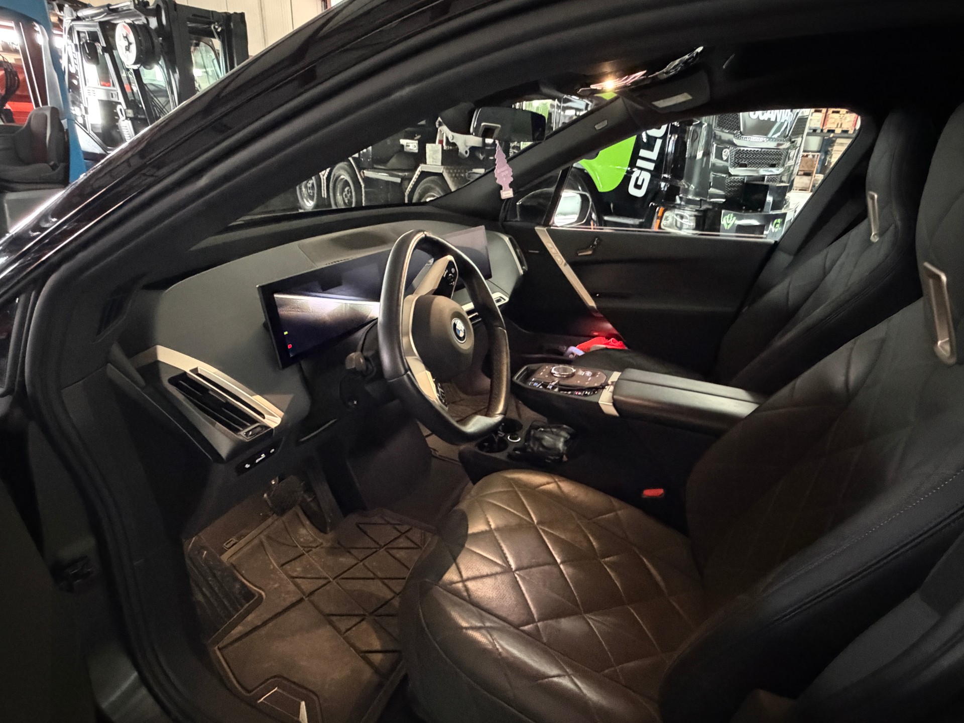 BMW xDrive50-image-5