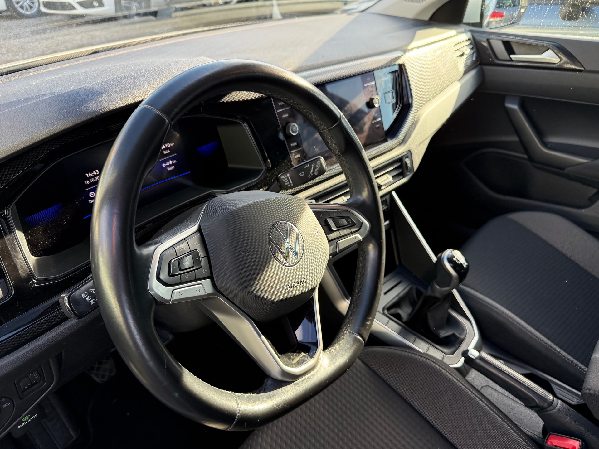 VW Polo 1.0 TSI Life-image-5