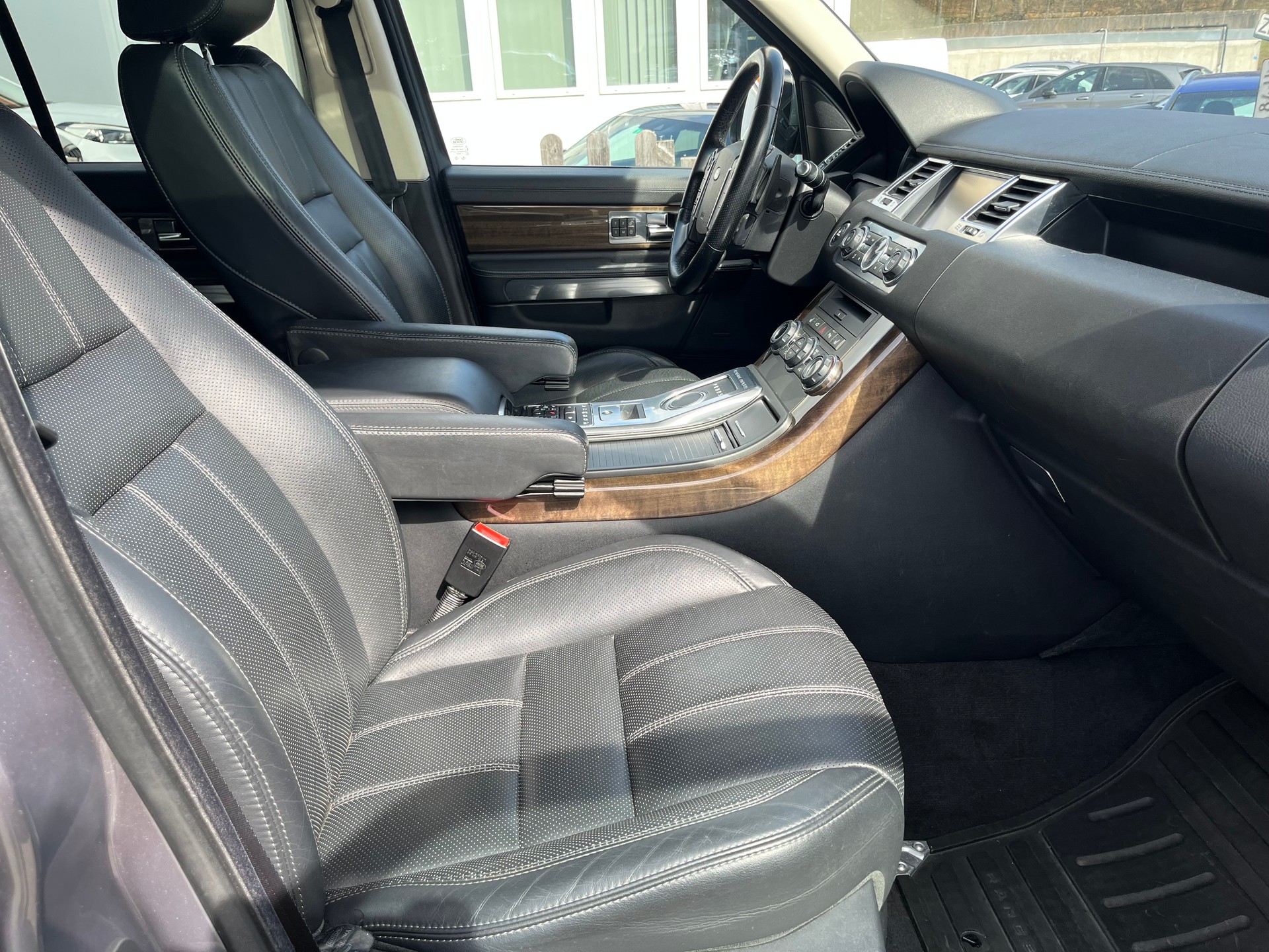 LAND ROVER Range Rover Sport 3.0 TDV6 HSE Automatic-image-10