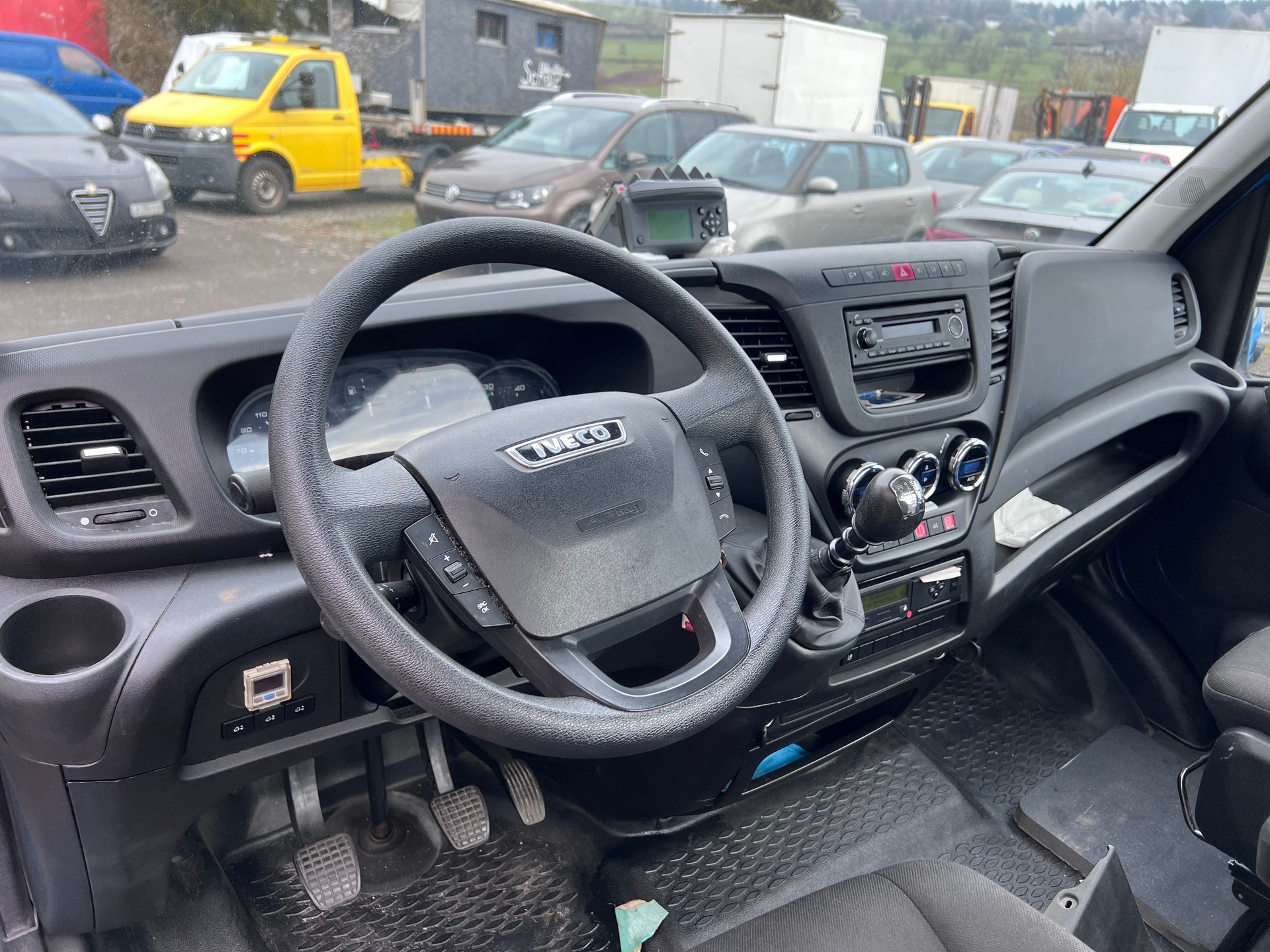 IVECO Sattelschlepper-image-10