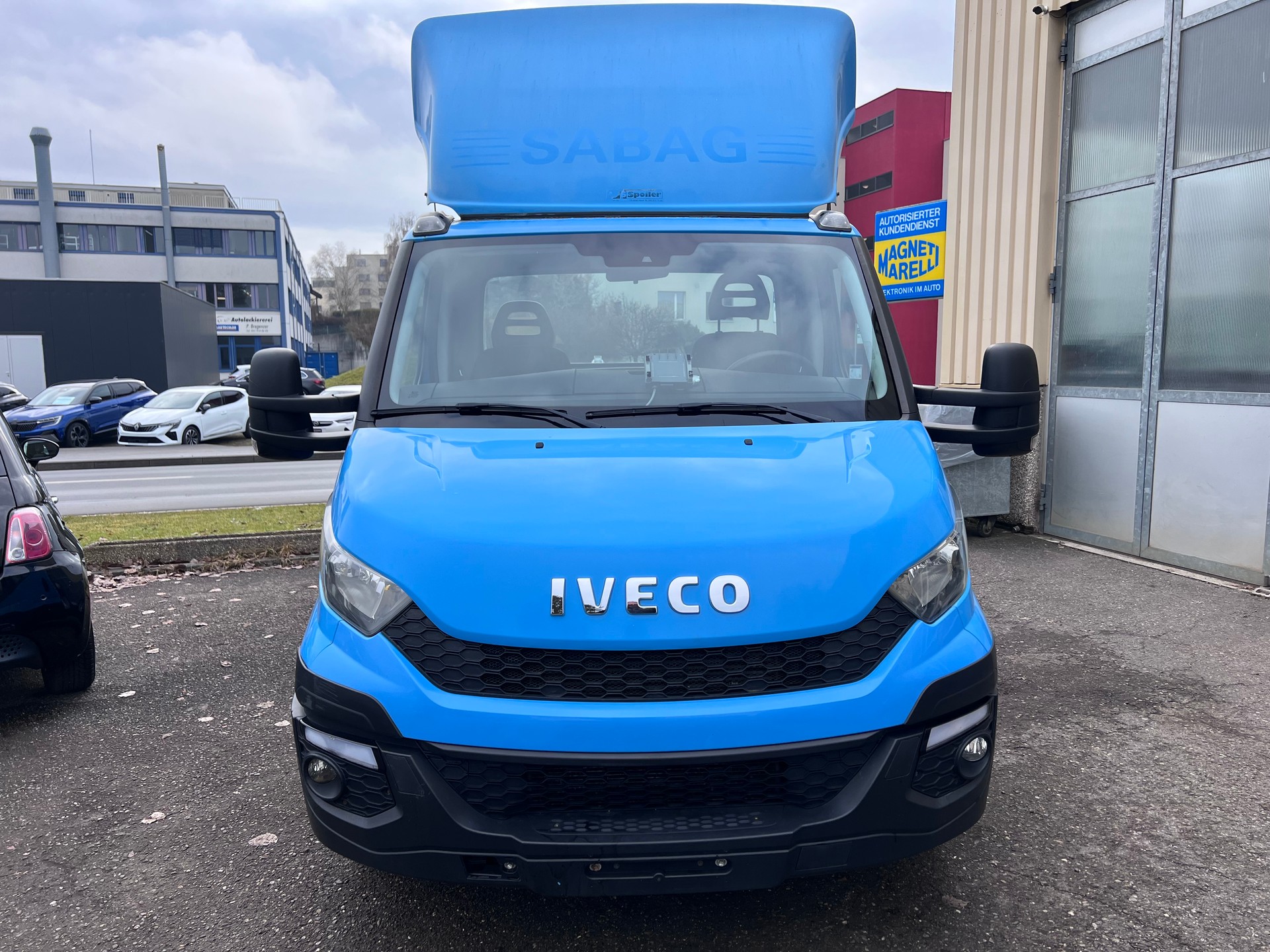 IVECO Sattelschlepper-image-2